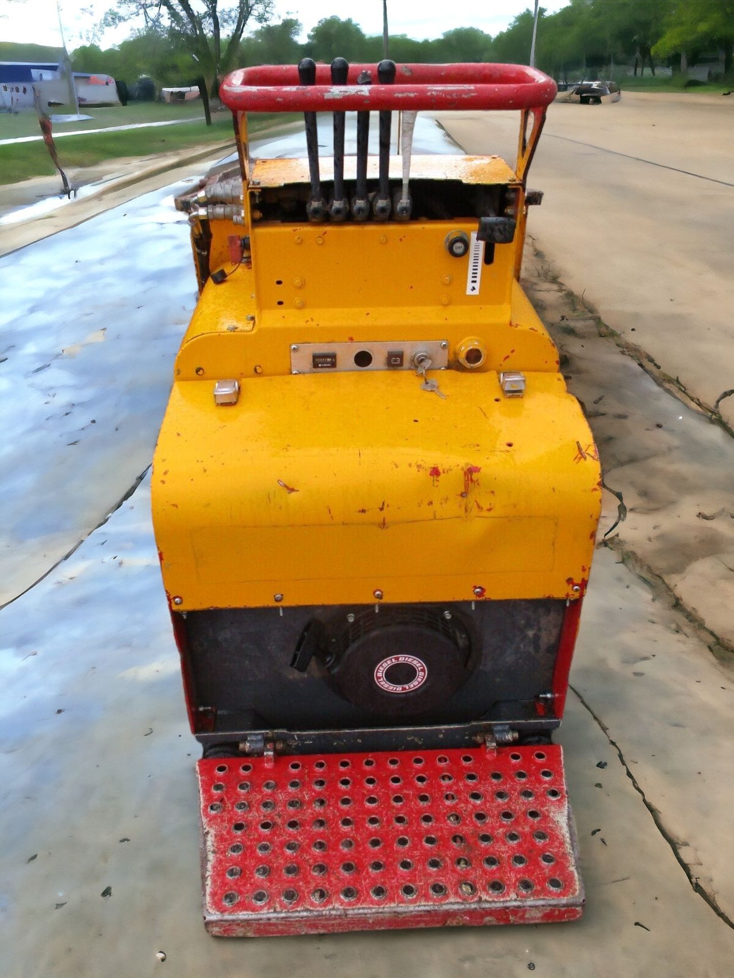 INOWA TRACKED DUMPER - Image 10 of 11