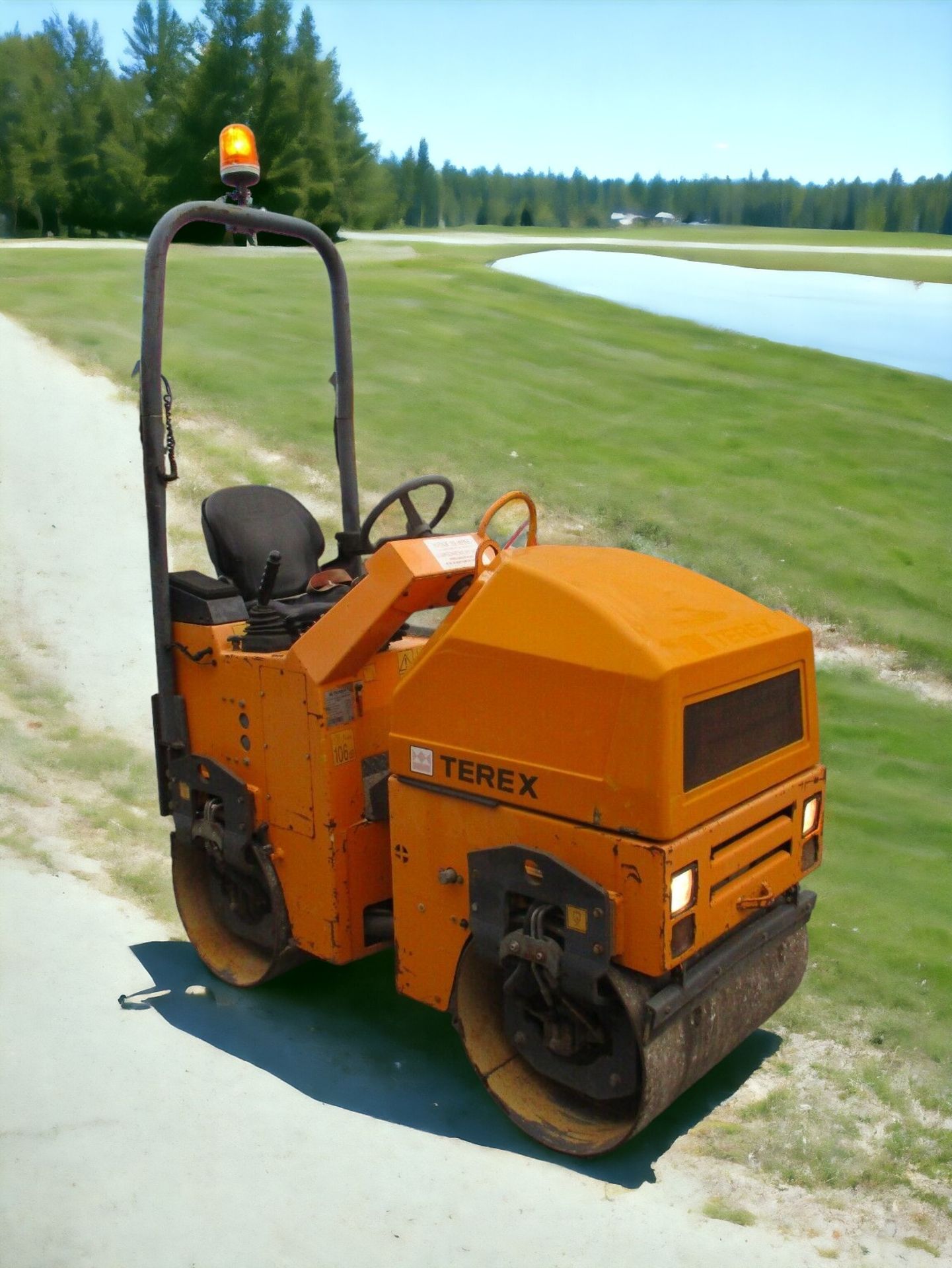 MAXIMIZE EFFICIENCY WITH THE TEREX TV800 ROLLER - Image 3 of 10