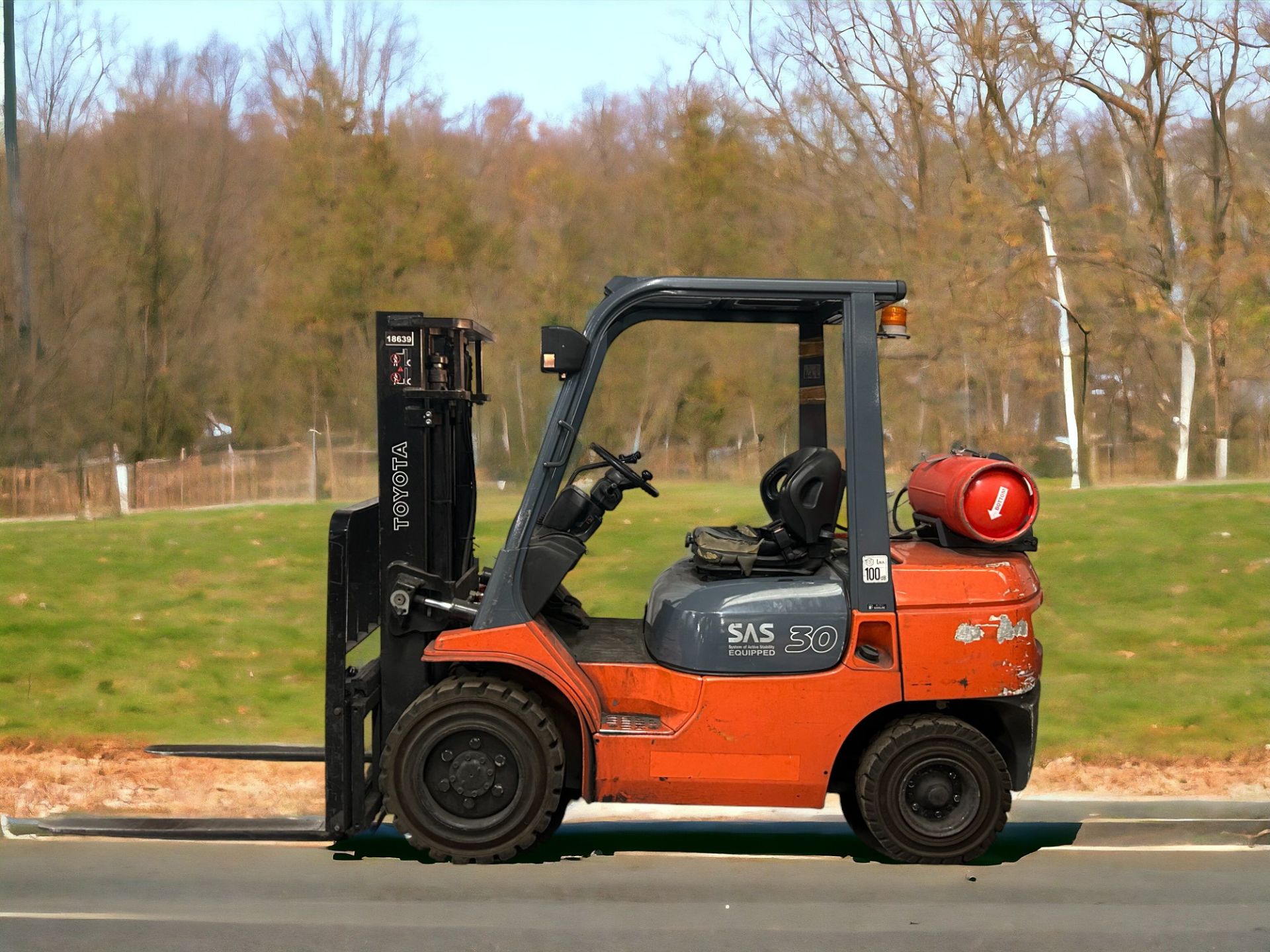 TOYOTA 02-7FGF30 LPG FORKLIFT - 2005