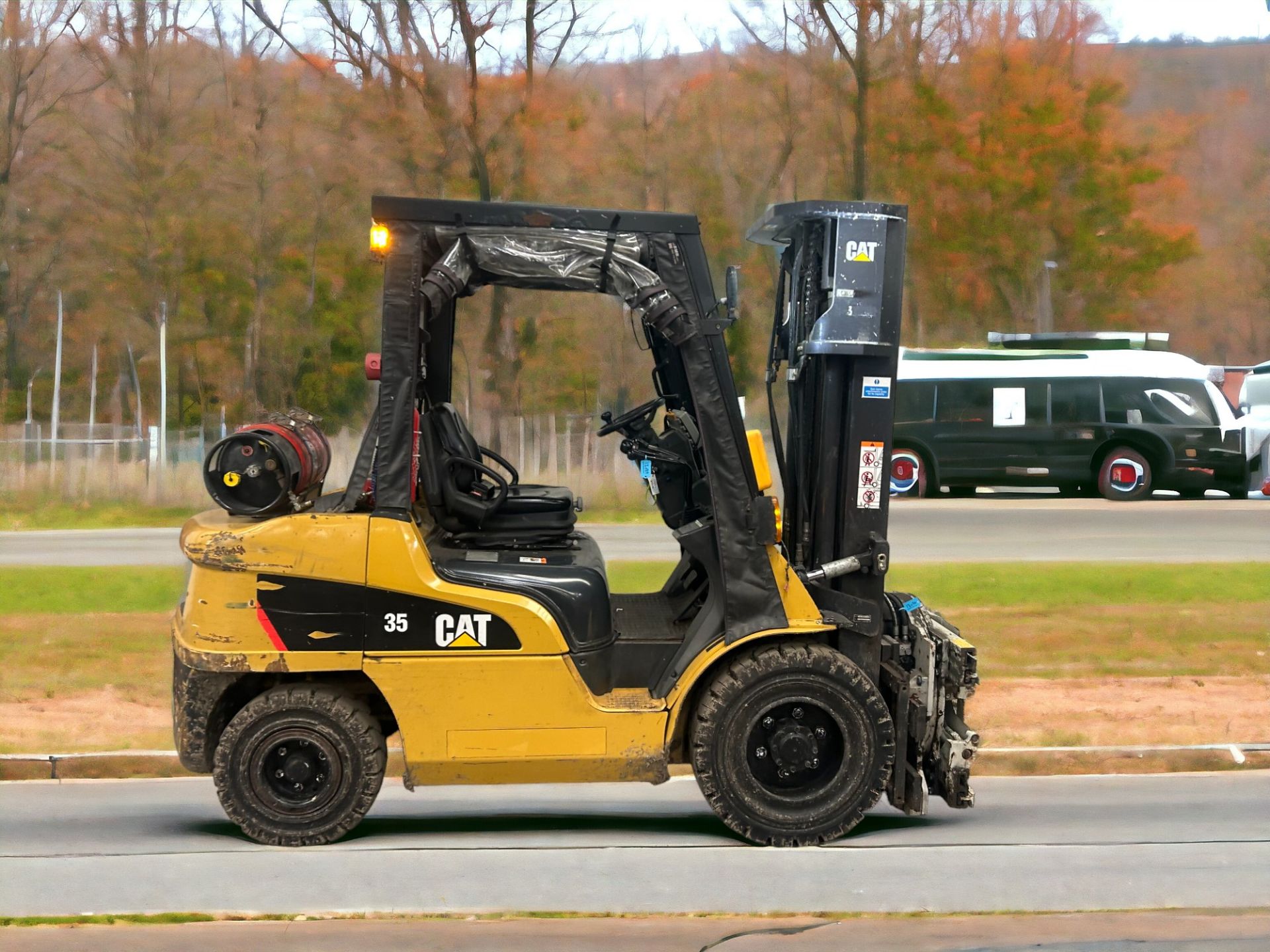 CAT LIFT TRUCKS GP35NT LPG FORKLIFT - 2013 - Image 5 of 6