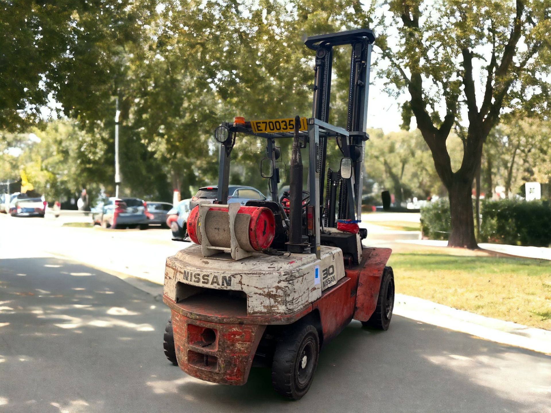 NISSAN LPG FORKLIFT - MODEL UGJ02A30U (1999) - Image 2 of 7