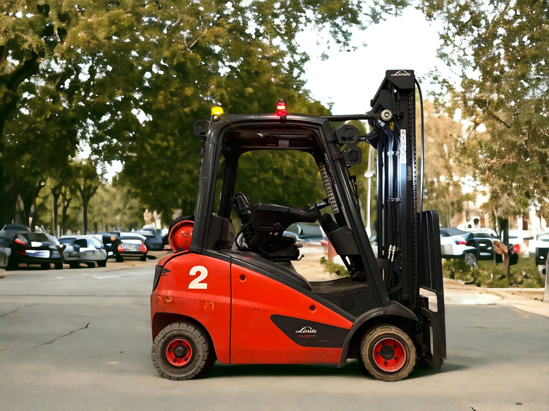 LINDE LPG FORKLIFT - MODEL H20T-01 (2017) - Image 6 of 7