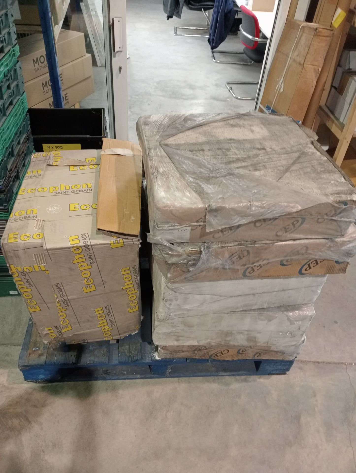 JOBLOT OF MIXED CEILING TILES - SOLD AS SEEN - Image 2 of 6