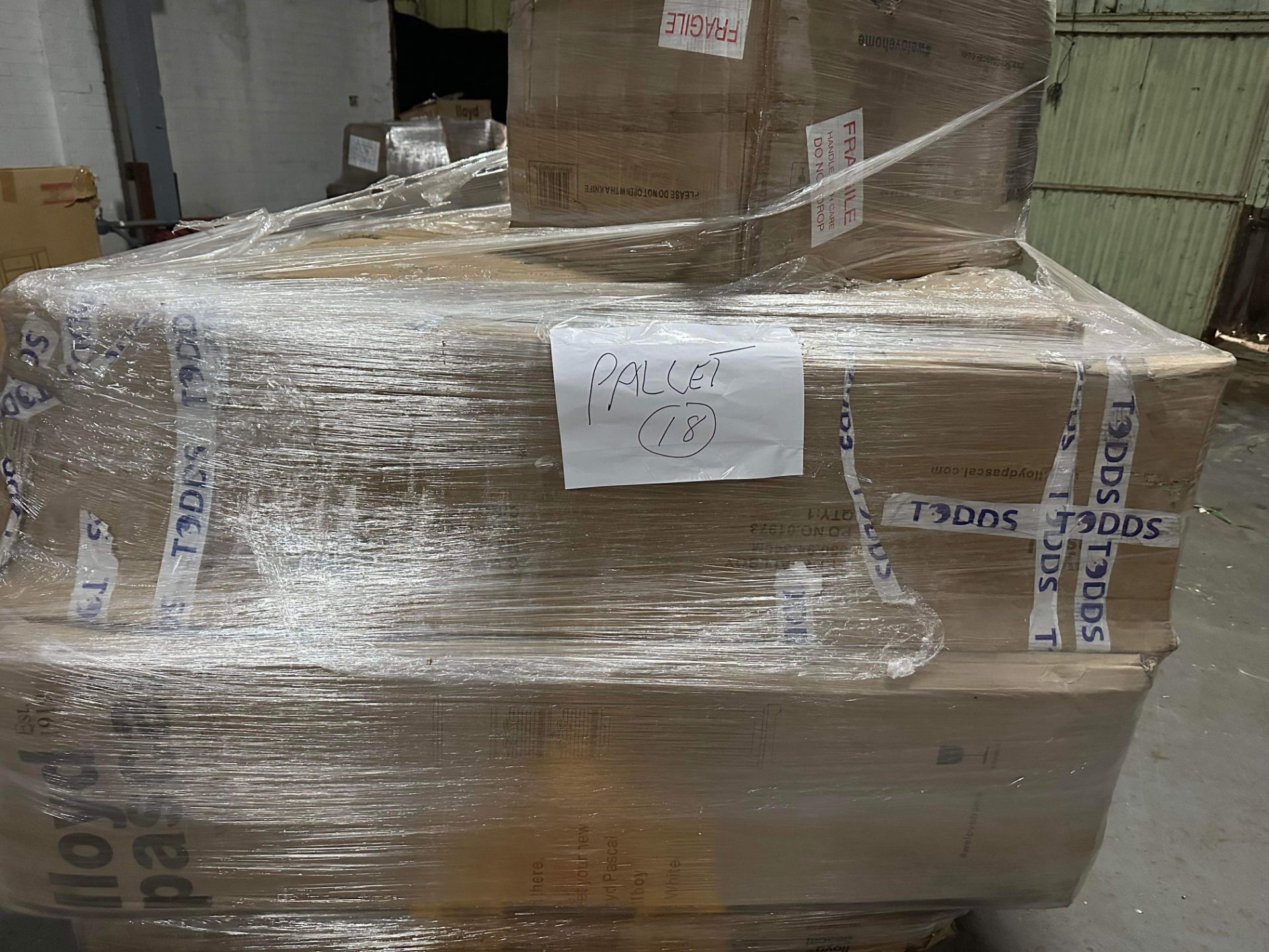 CUSTOMER RETURNS PALLET