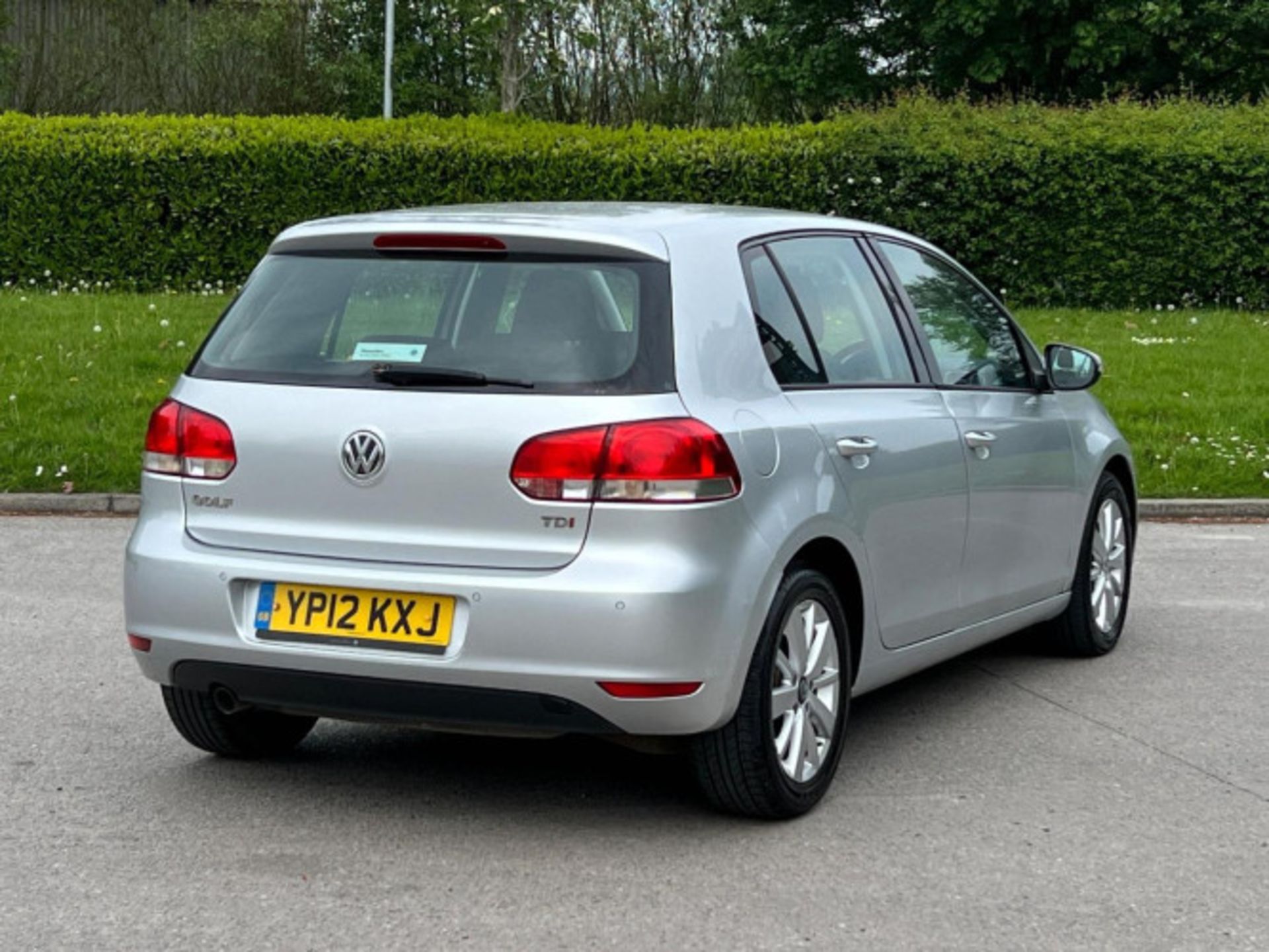 IMPECCABLE 2012 VOLKSWAGEN GOLF 1.6 TDI MATCH >>--NO VAT ON HAMMER--<< - Image 11 of 116