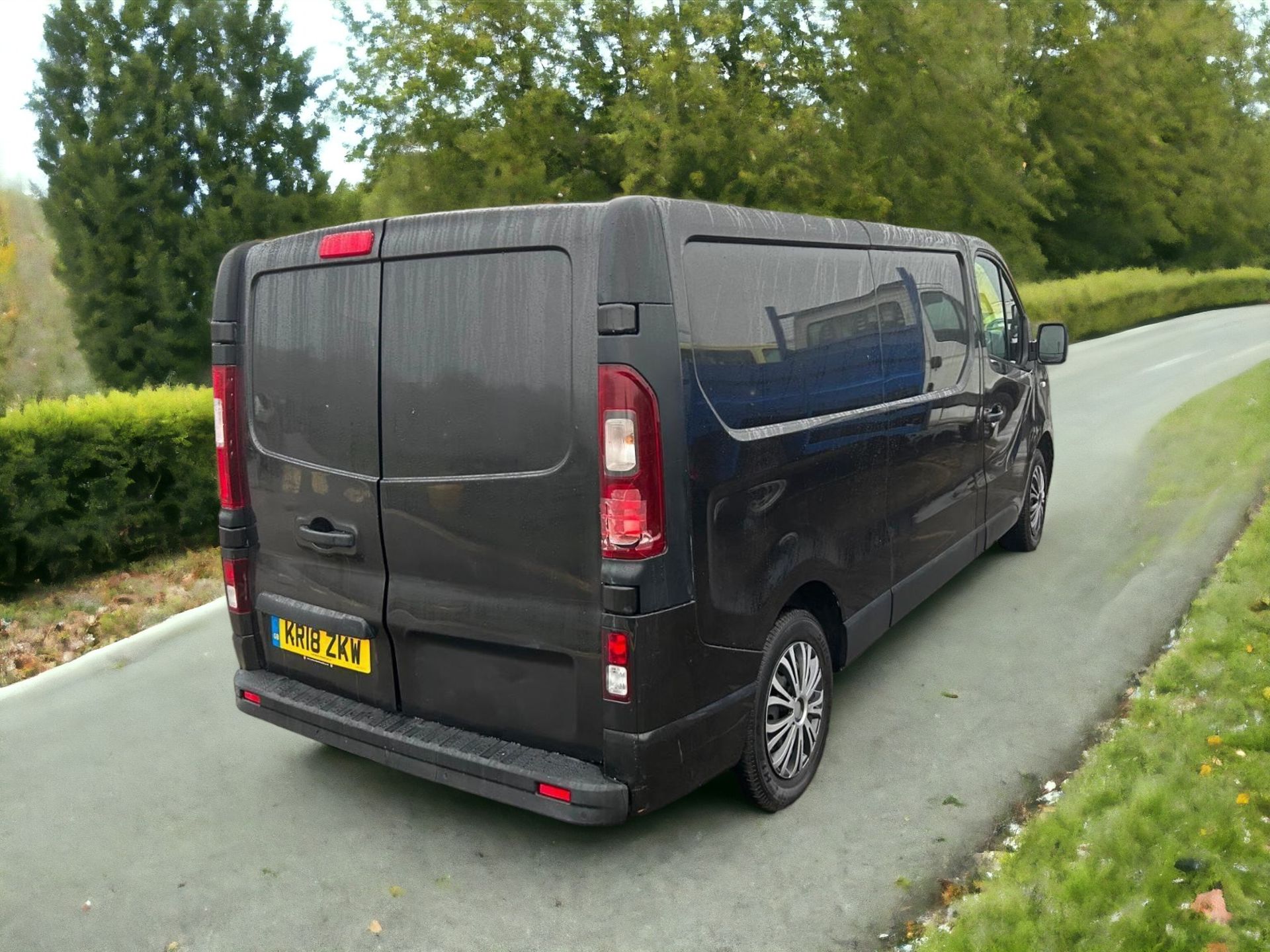 2018-18 REG VAUXHALL VIVARO SPORTIVE 2900 CDTI L1H1 SWB - HPI CLEAR - READY TO GO! - Image 4 of 11