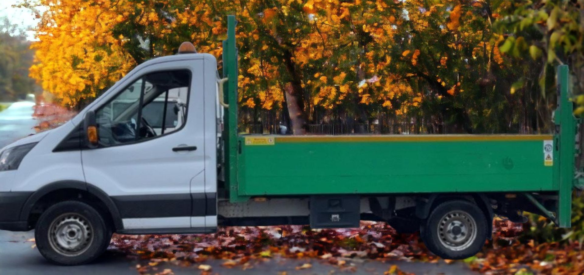 2019 FORD TRANSIT T350 LWB DROPSIDE TRUCK - READY FOR HEAVY-DUTY HAULING - Image 4 of 16