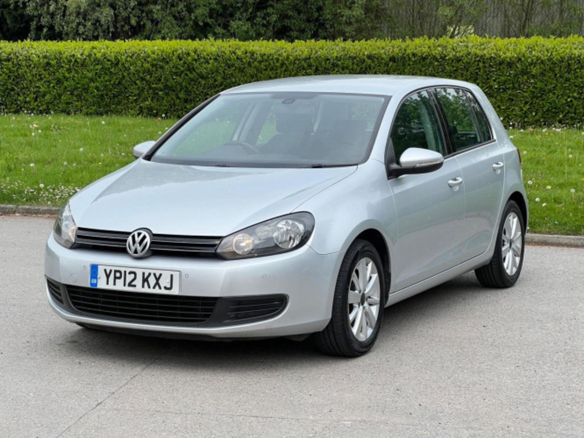 IMPECCABLE 2012 VOLKSWAGEN GOLF 1.6 TDI MATCH >>--NO VAT ON HAMMER--<< - Image 2 of 116
