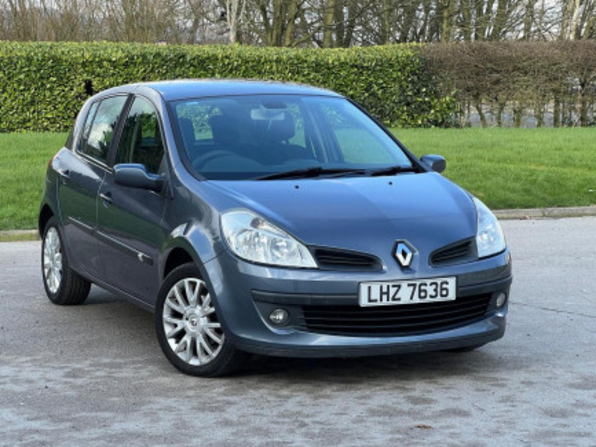 RENAULT CLIO 1.2 16V DYNAMIQUE 5DR **(ONLY K MILEAGE)** >>--NO VAT ON HAMMER--<< - Image 24 of 62