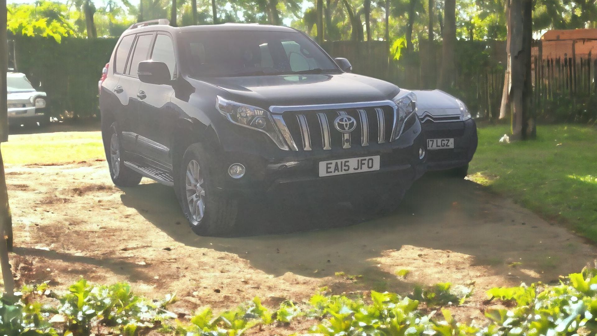 LUXURY EXPEDITION READY: TOYOTA LAND CRUISER 3.0 DIESEL - Image 4 of 10