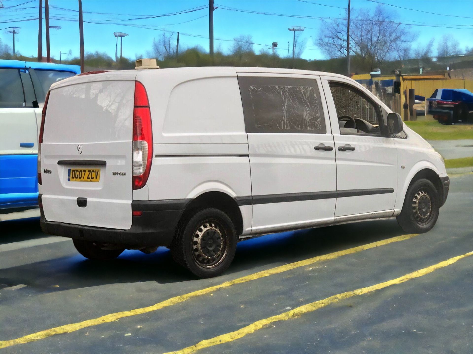 2007/07 MERCEDES-BENZ VITO 109 2.1 CDI MANUAL 6 SEATER PANEL VAN >>--NO VAT ON HAMMER--<< - Image 2 of 10