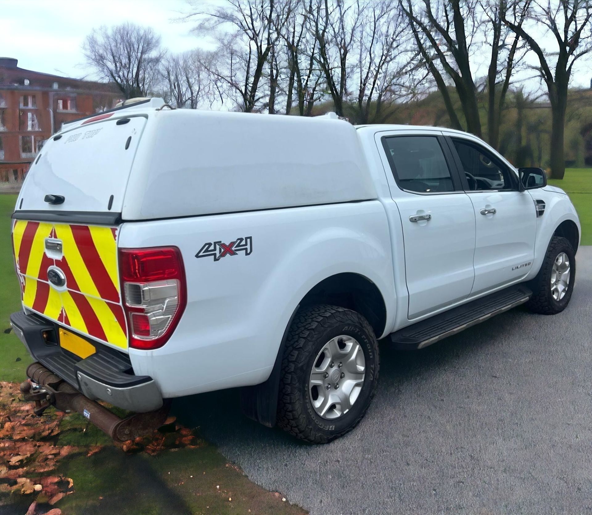 2017 FORD RANGER LIMITED DOUBLE CAB PICKUP - LOADED WITH FEATURES AND READY TO ROLL - Image 3 of 19