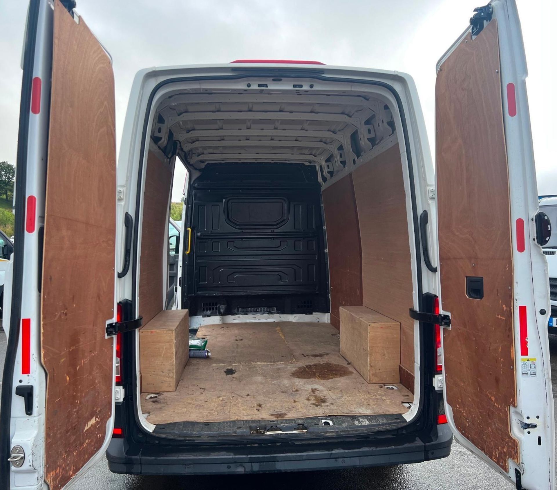 2019 VOLKSWAGEN CRAFTER CR35 MWB PANEL VAN - Image 12 of 13