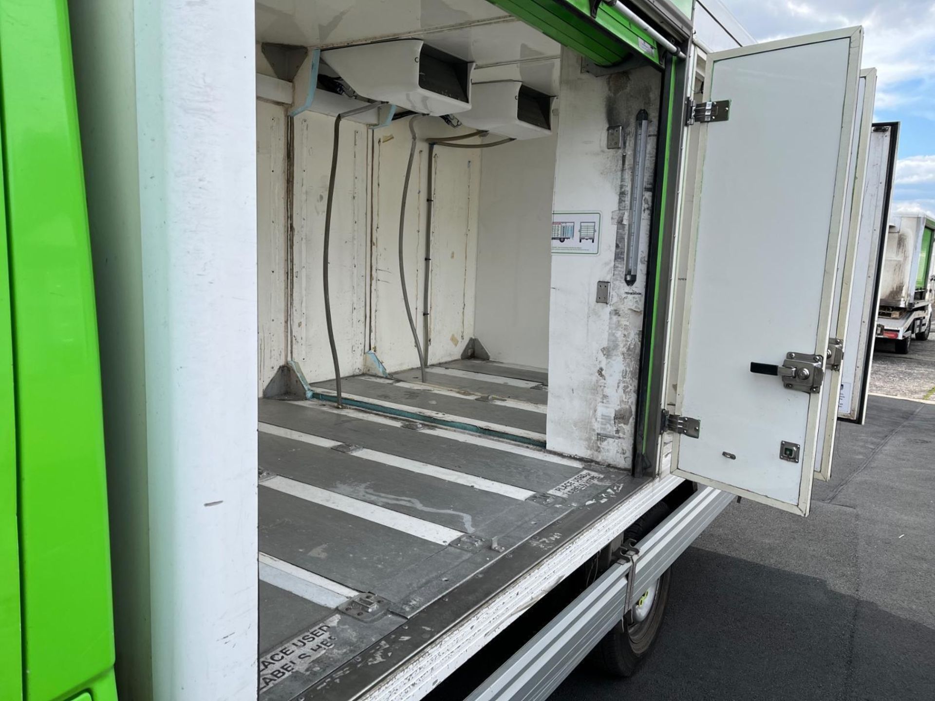 >>>SPECIAL CLEARANCE<<< FRIDGE FREEZER CHILLER BOX FOR MERCEDES-BENZ SPRINTER - EX-ASDA VAN - Image 4 of 9