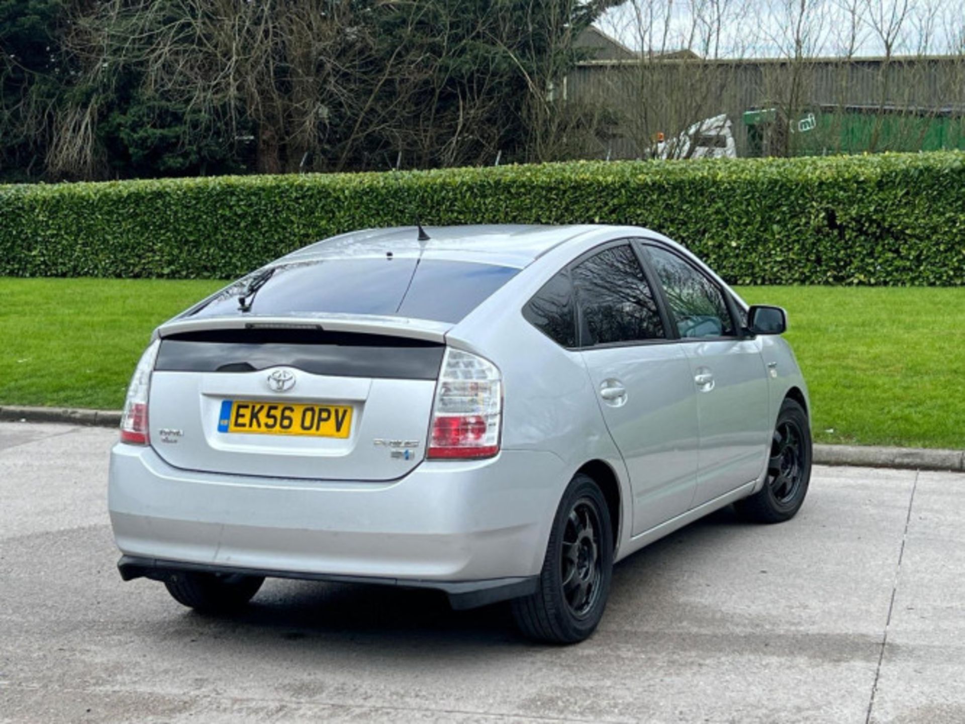 TOYOTA PRIUS 1.5 T SPIRIT CVT >>--NO VAT ON HAMMER--<< - Image 11 of 14