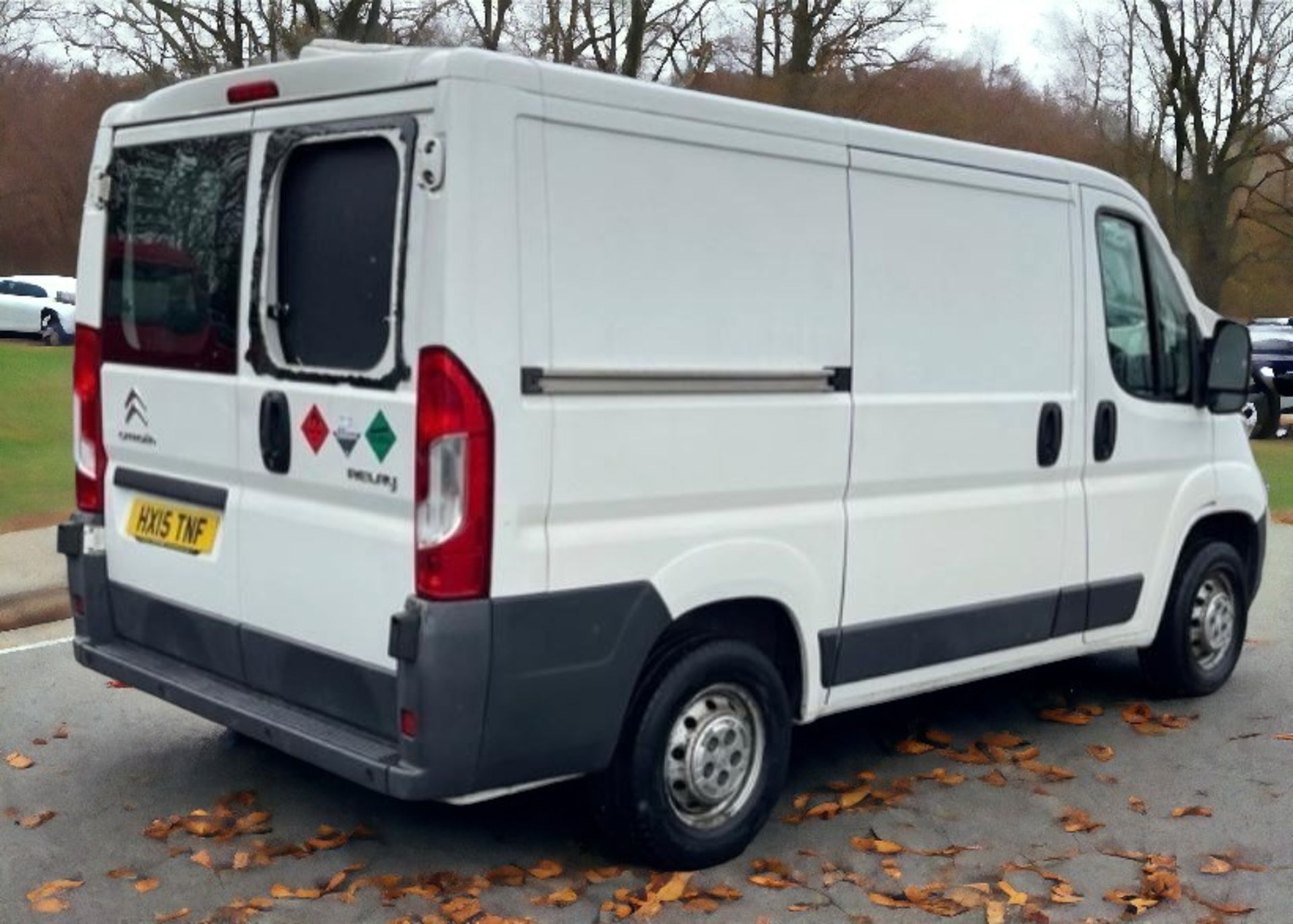 RELIABLE AND VERSATILE 2015 CITROEN RELAY 33 L1H1 SWB HDI - Image 3 of 11