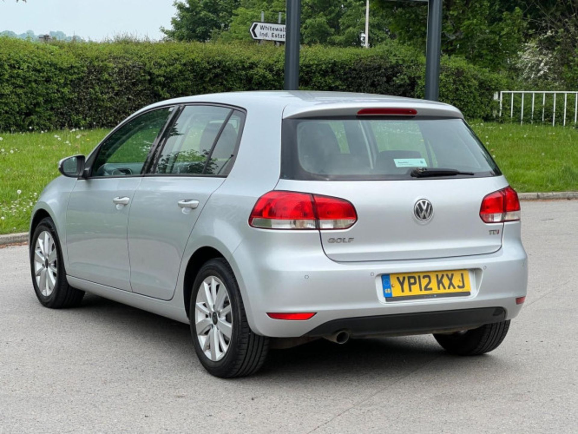 IMPECCABLE 2012 VOLKSWAGEN GOLF 1.6 TDI MATCH >>--NO VAT ON HAMMER--<< - Image 6 of 116