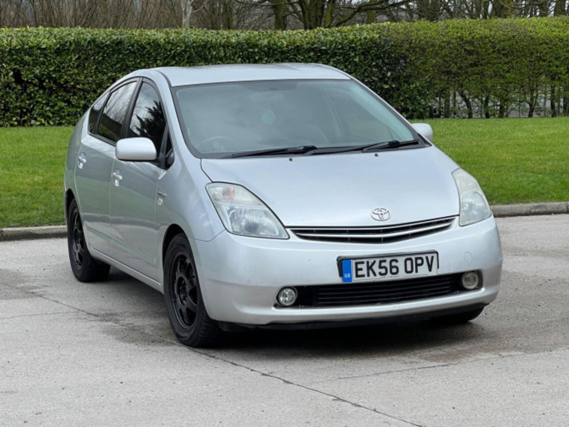 TOYOTA PRIUS 1.5 T SPIRIT CVT >>--NO VAT ON HAMMER--<< - Image 2 of 14