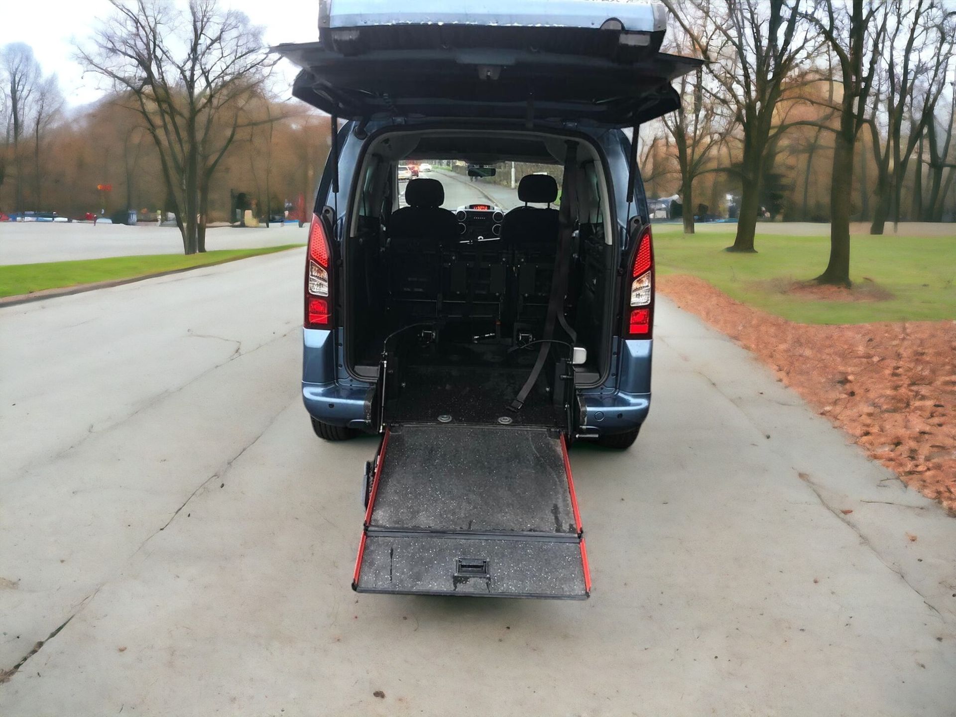 EXCEPTIONAL 2018/18 PEUGEOT PARTNER ACTIVE WHEELCHAIR ACCESSIBLE VEHICLE >>--NO VAT ON HAMMER--<< - Bild 2 aus 14