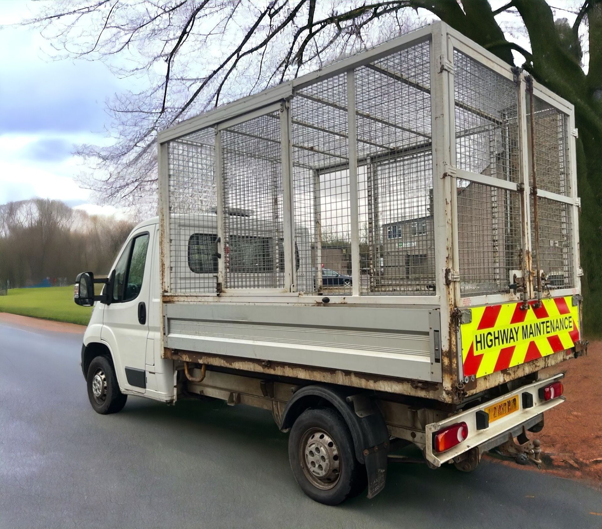 **SPARES OR REPAIRS** 2017 CITROEN RELAY ENTERPRISE TIPPER - VERSATILE AND RELIABLE WORKHORSE - Image 3 of 15