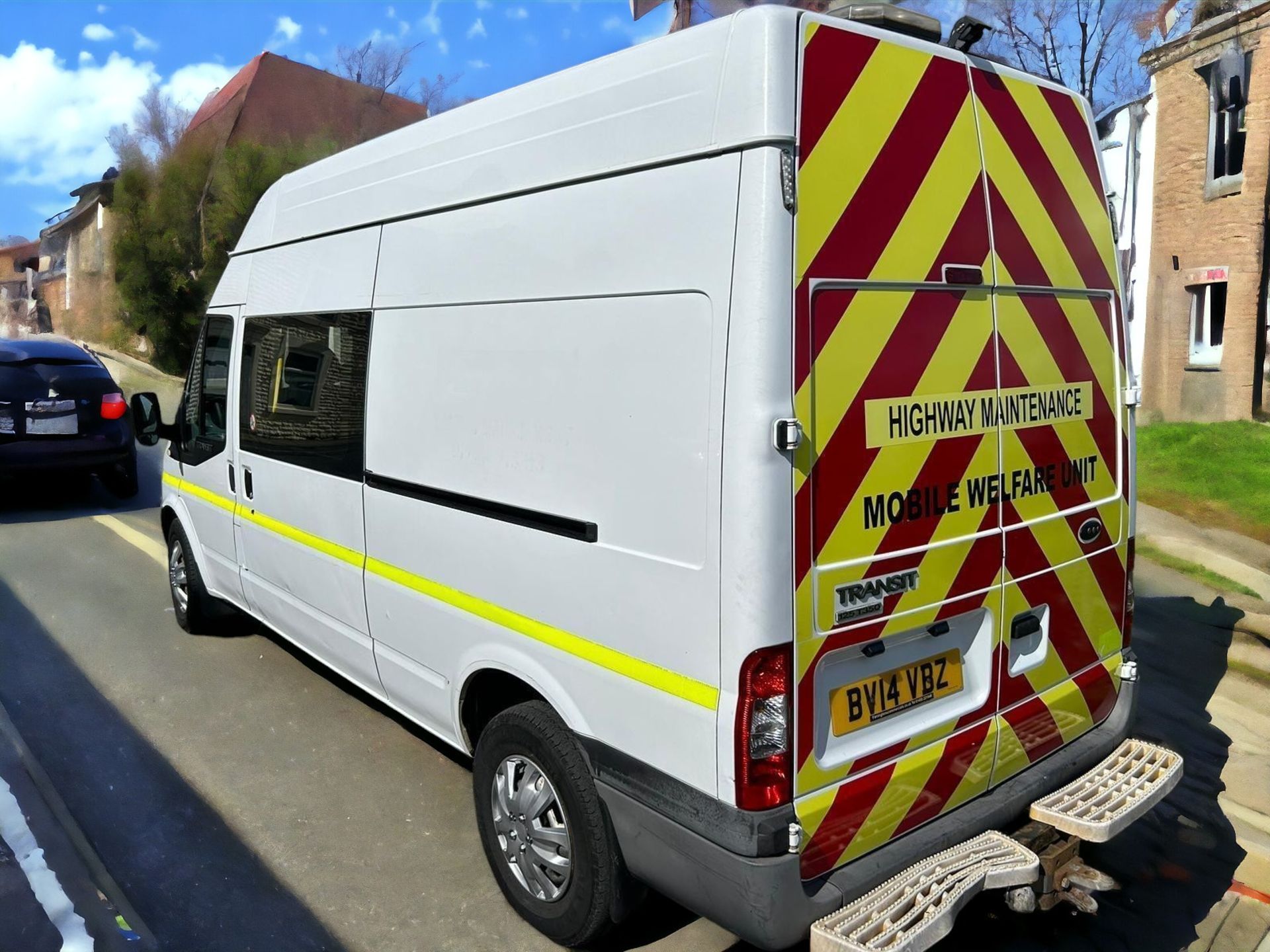 2014-14 REG FORD TRANSIT WELFARE VAN T350 125BHP RWD L3H2 LWB - HPI CLEAR - READY TO GO! - Image 4 of 16