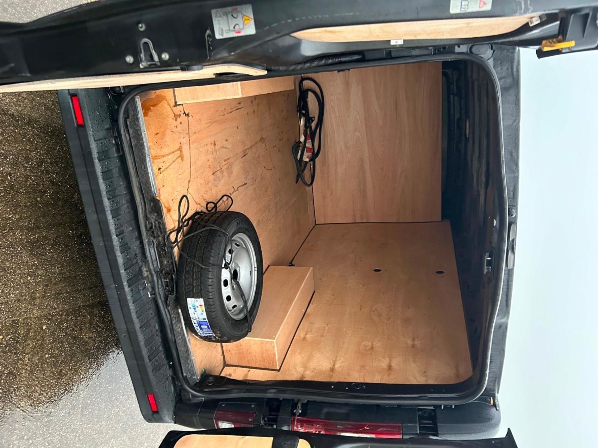 2018-18 REG VAUXHALL VIVARO SPORTIVE 2900 CDTI L1H1 SWB - HPI CLEAR - READY TO GO! - Image 6 of 11