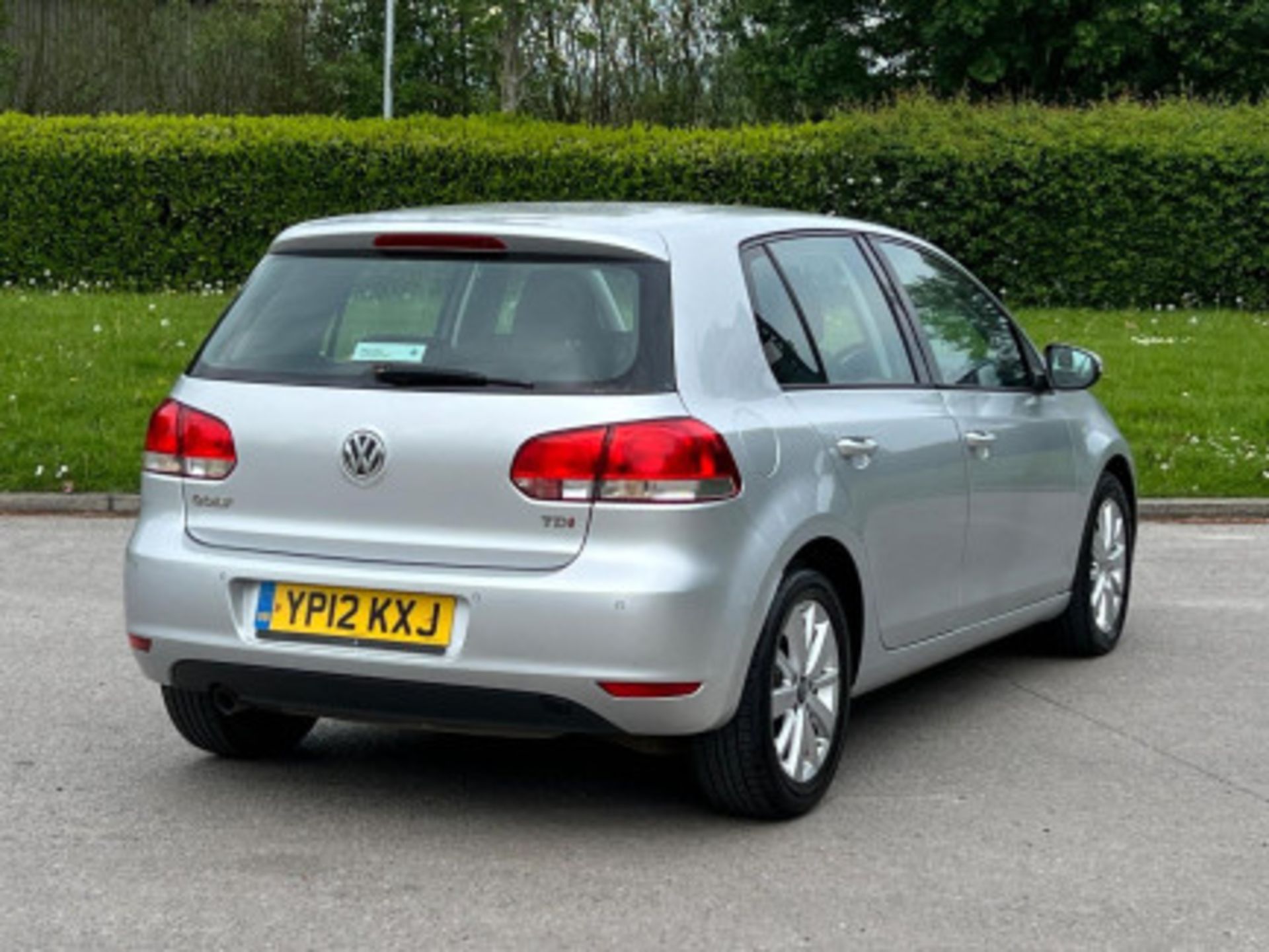 IMPECCABLE 2012 VOLKSWAGEN GOLF 1.6 TDI MATCH >>--NO VAT ON HAMMER--<< - Image 60 of 116