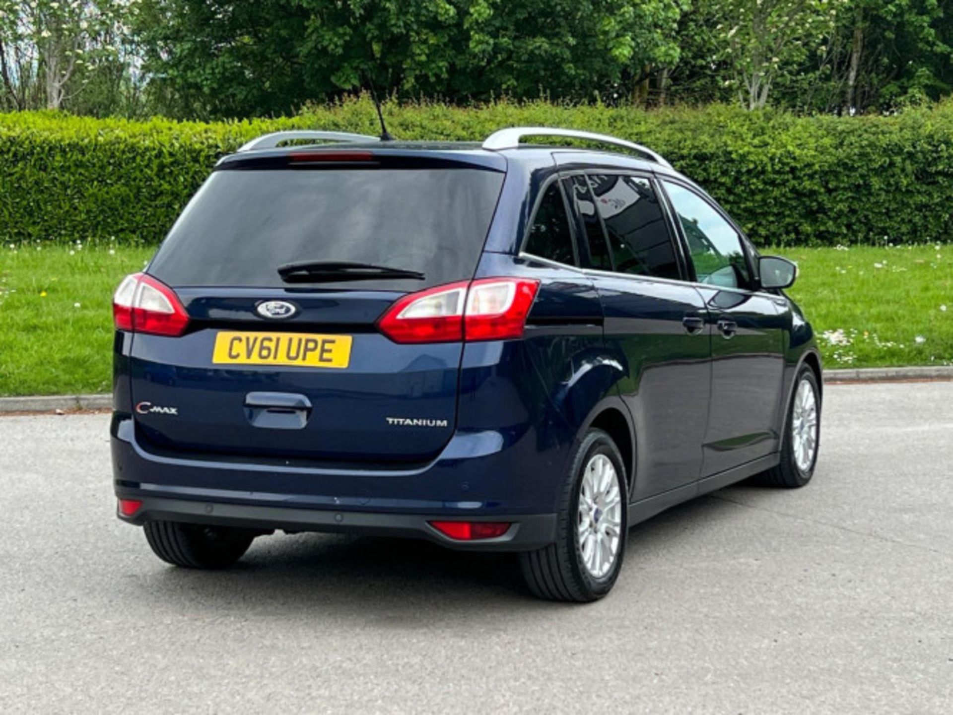 STYLISH AND SPACIOUS 2011 FORD GRAND C-MAX 1.6 TDCI >>--NO VAT ON HAMMER--<< - Image 9 of 136