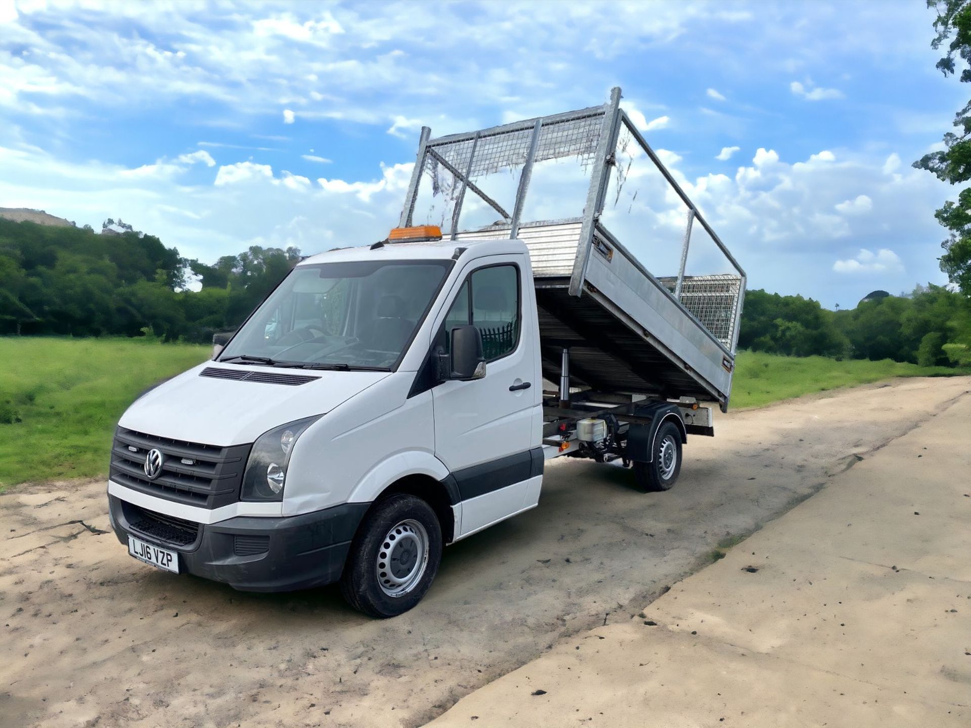 2016 VOLKSWAGEN CRAFTER 12FT ALUMINIUM DROP DOWN CAGE TIPPER TRUCK >>--NO VAT ON HAMMER--<<