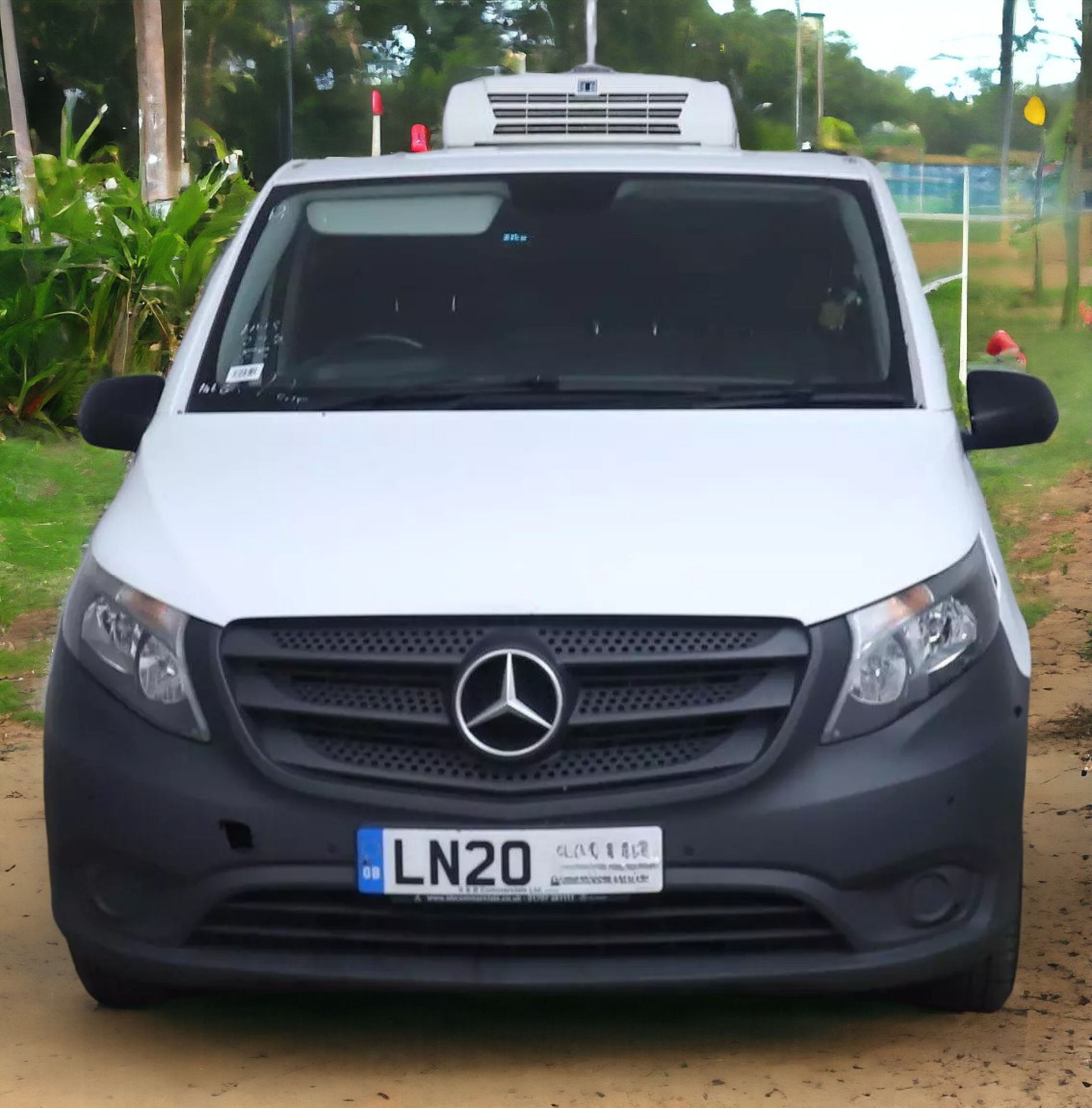 MERCEDES-BENZ VITO 110 CDI LWB FRIDGE VAN: KEEP YOUR CARGO FRESH AND COOL - Bild 6 aus 12