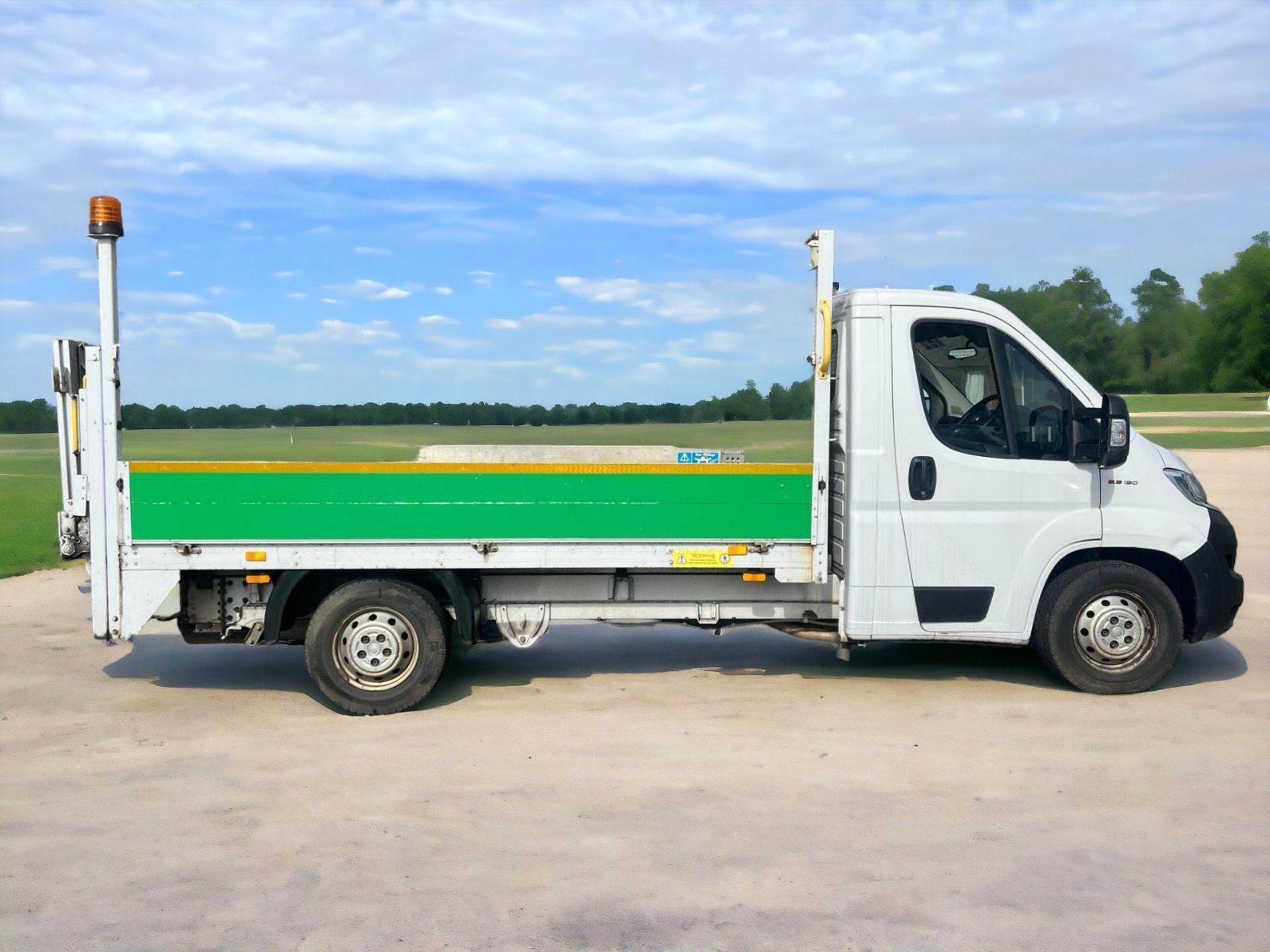 2018 FIAT DUCATO DROPSIDE TRUCK WITH TAIL LIFT**(ONLY 79K MILEAGE)** - Image 2 of 15