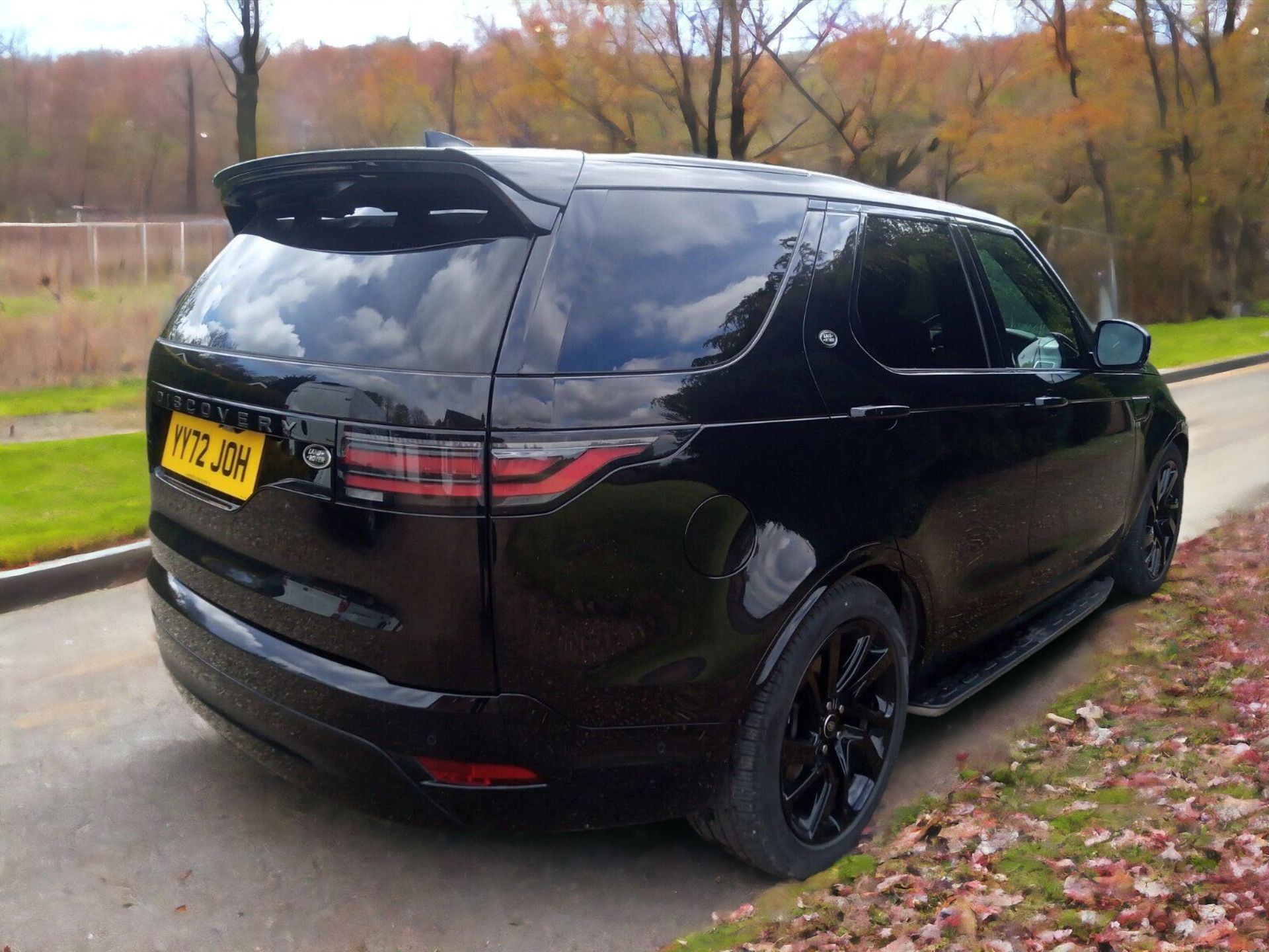 2022 LAND ROVER DISCOVERY R DYNAMIC HSE - YOUR ULTIMATE ADVENTURE PARTNER - Image 6 of 18