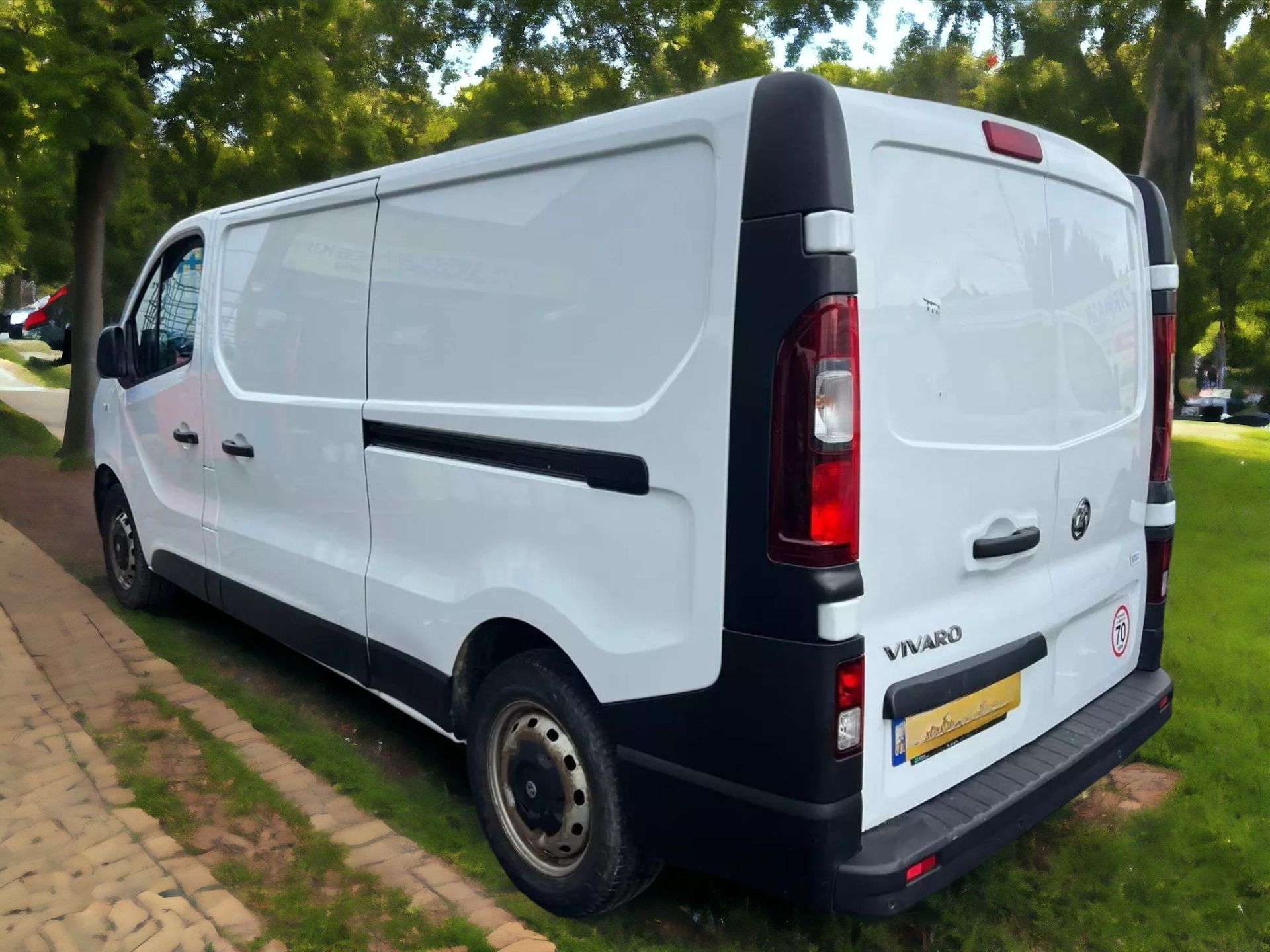 VAUXHALL VIVARO LWB L2 PANEL VAN (2018) - Image 4 of 17