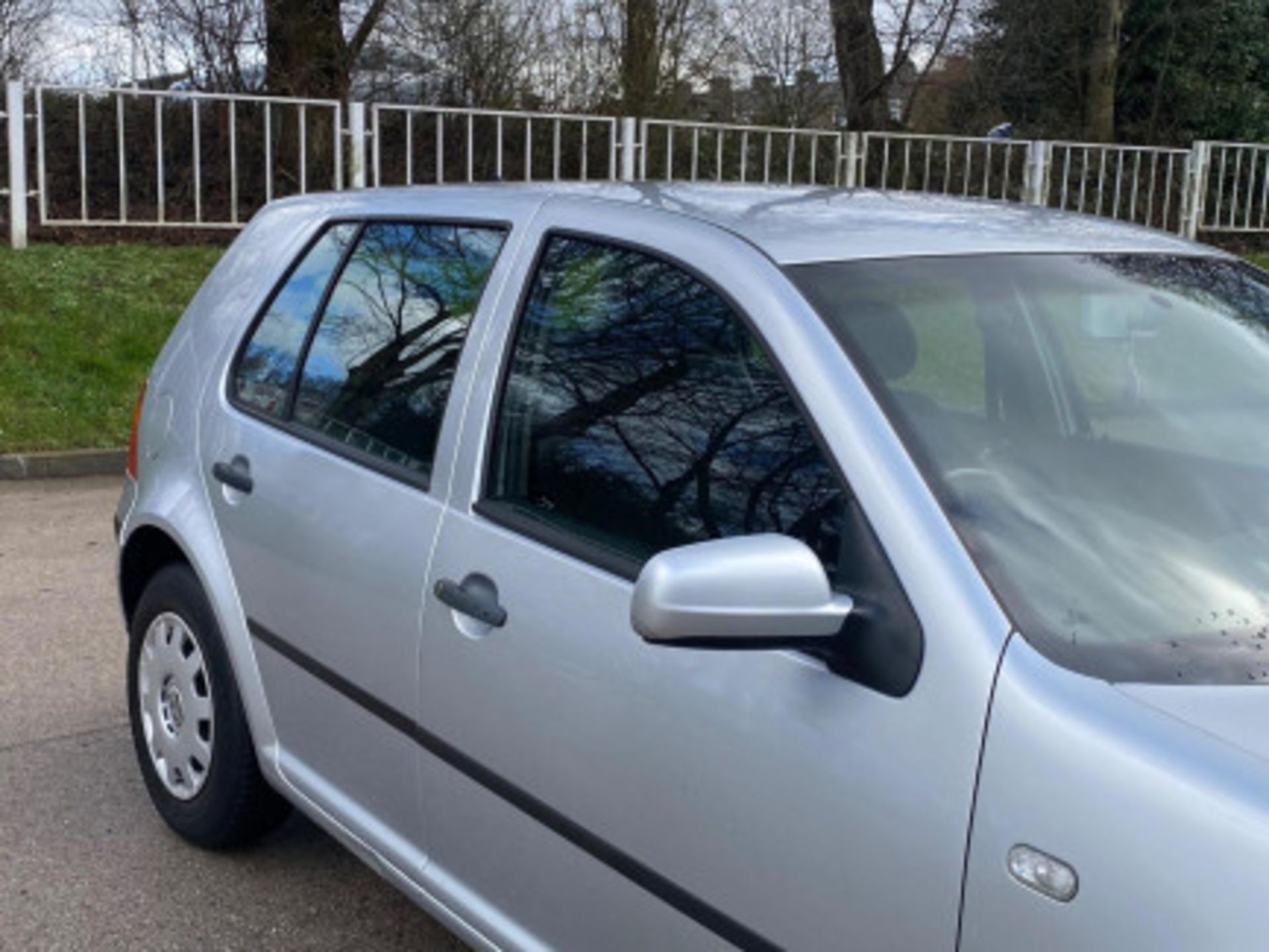 2003 VOLKSWAGEN GOLF 1.6 PETROL SE 5 5DR >>--NO VAT ON HAMMER--<< - Image 39 of 104