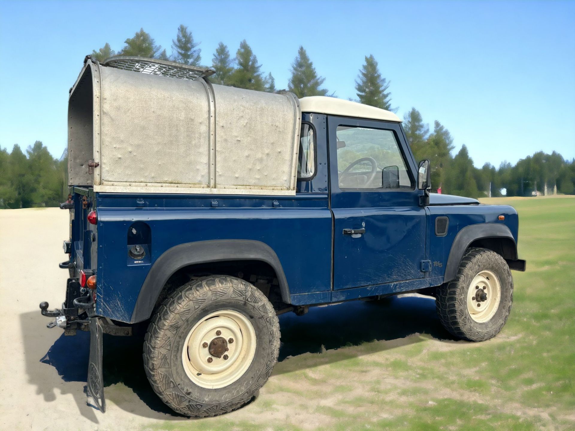 LAND ROVER DEFENDER 90 PICKUP TRUCK TD5 TRUCK CAB **NO VAT ON HAMMER** - Image 2 of 11