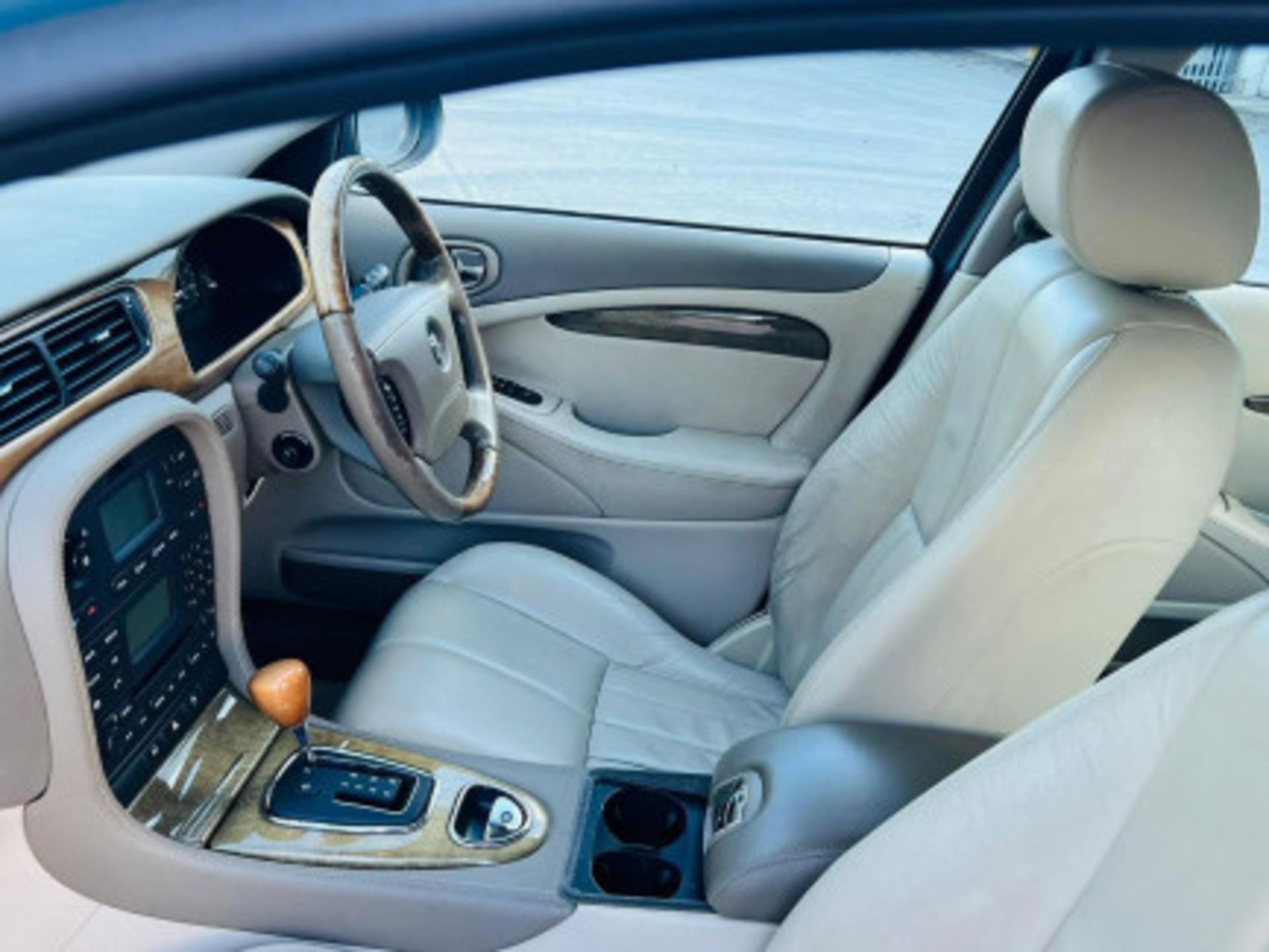 LUXURY AND PERFORMANCE: 2003 JAGUAR S-TYPE 3.0 V6 SE AUTO >>--NO VAT ON HAMMER--<< - Image 20 of 102