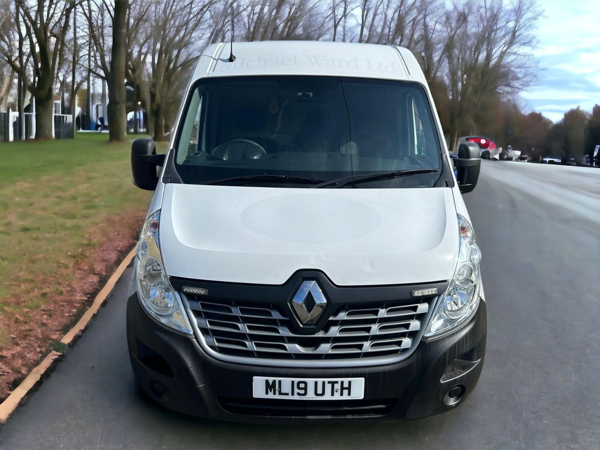 2019-19 REG RENAULT MASTER DCI MWB35 L2H2 -HPI CLEAR - READY FOR WORK! - Image 3 of 14