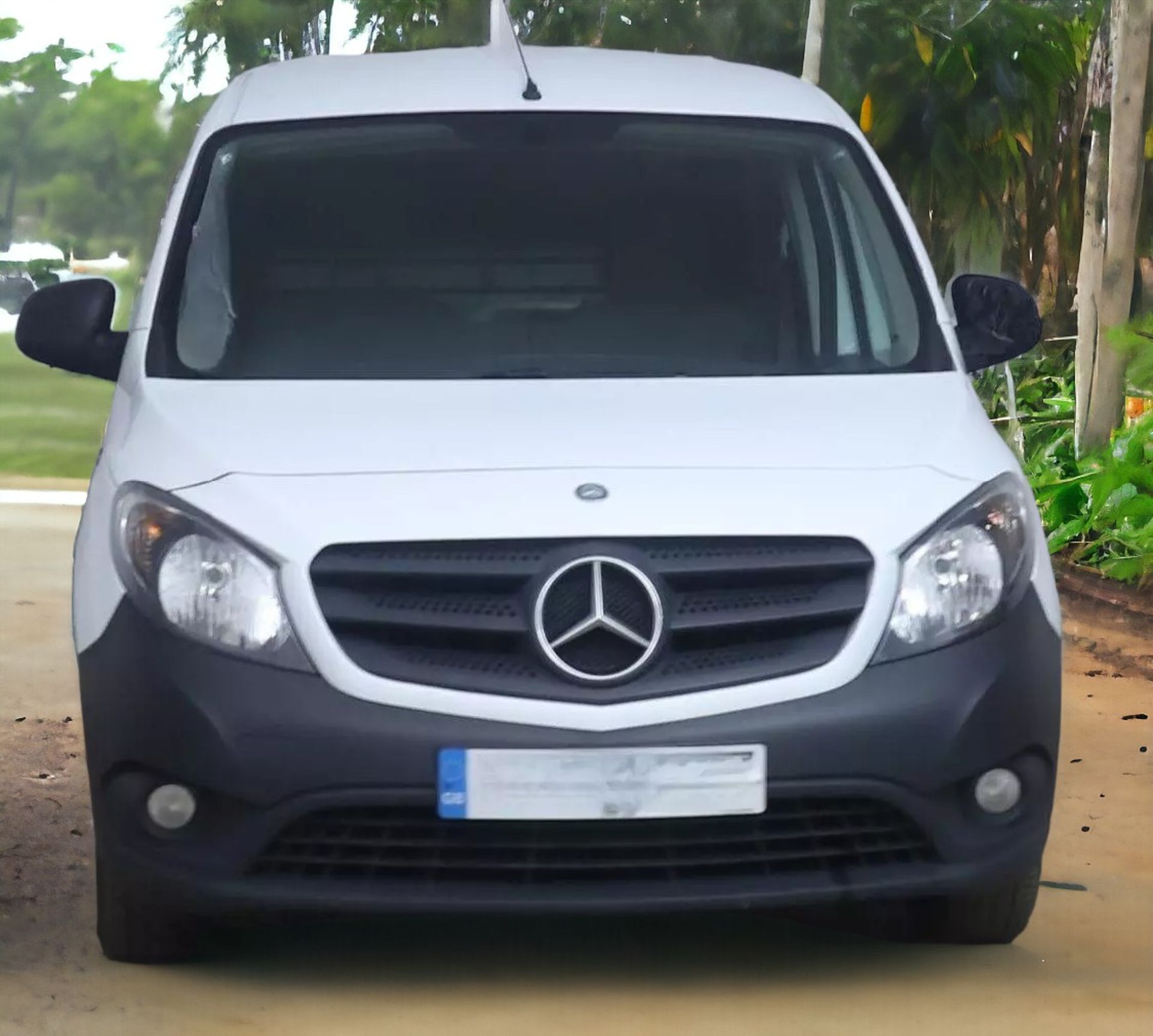 MERCEDES-BENZ CITAN 109 CDI COMPACT: EFFICIENT AND RELIABLE URBAN WORKHORSE