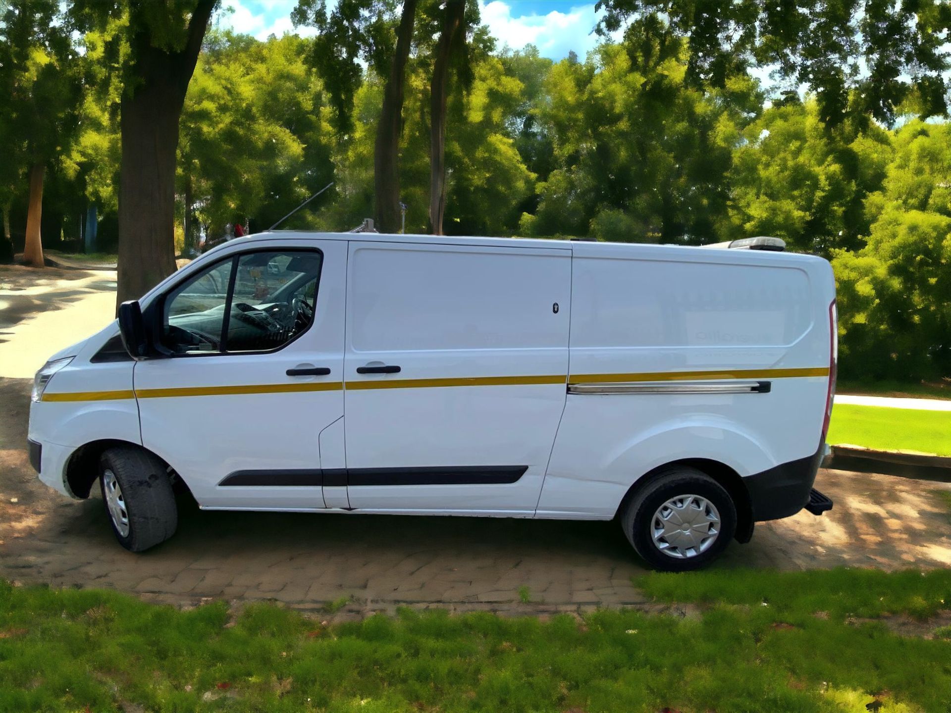 2016 FORD TRANSIT CUSTOM LWB 290 TREND EURO 6 >>--NO VAT ON HAMMER--<< - Image 5 of 16