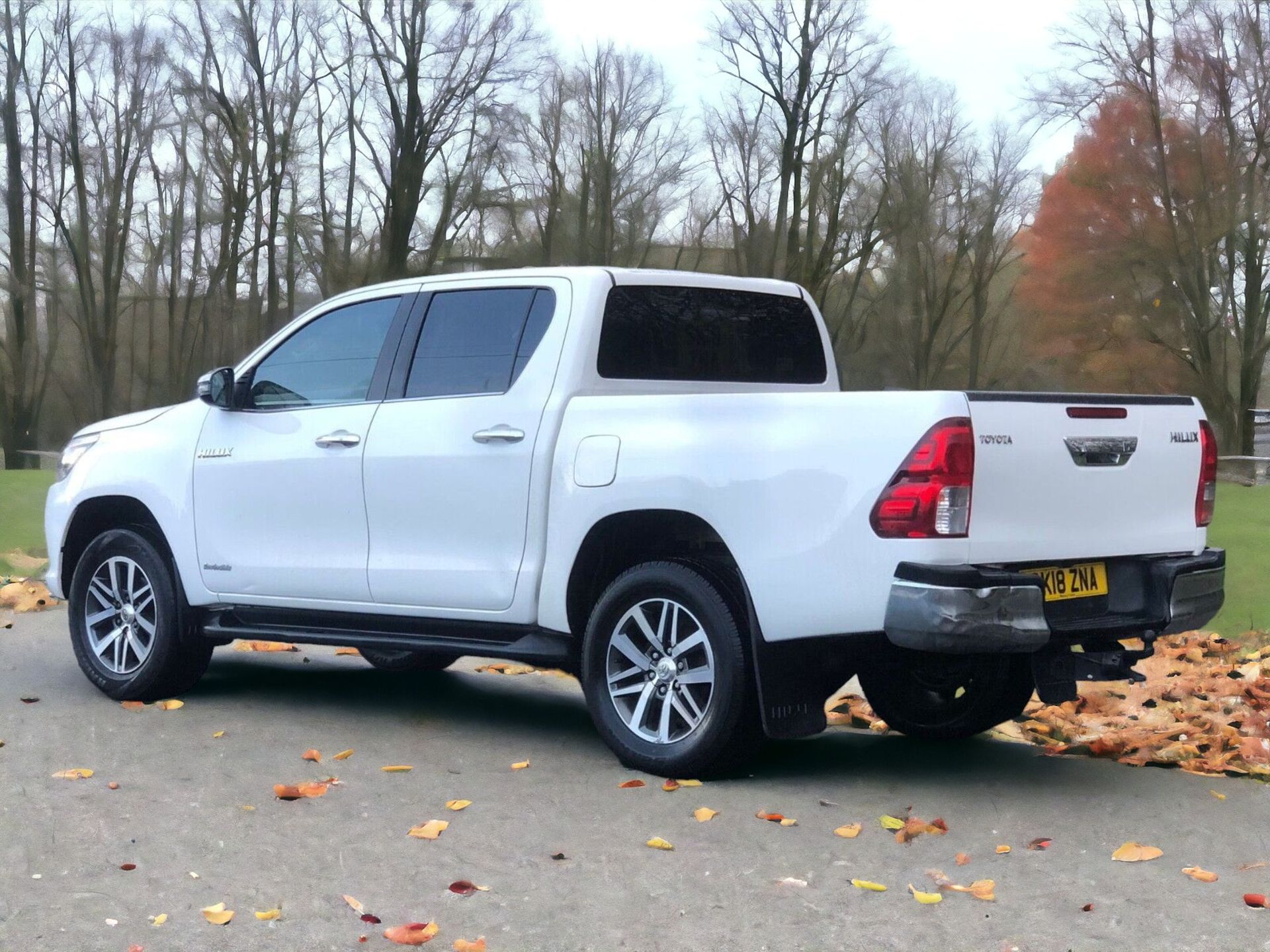 2018/18 TOYOTA HILUX 2.4 INVINCIBLE DOUBLE CAB OFF-ROAD VEHICLE >>--NO VAT ON HAMMER--<< - Image 4 of 15