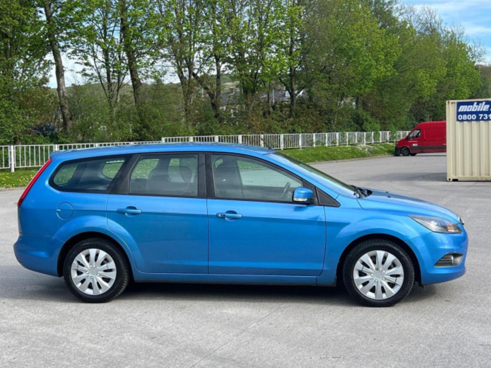 FORD FOCUS 2.0 TITANIUM PETROL, 5DR >>--NO VAT ON HAMMER--<< - Image 11 of 145