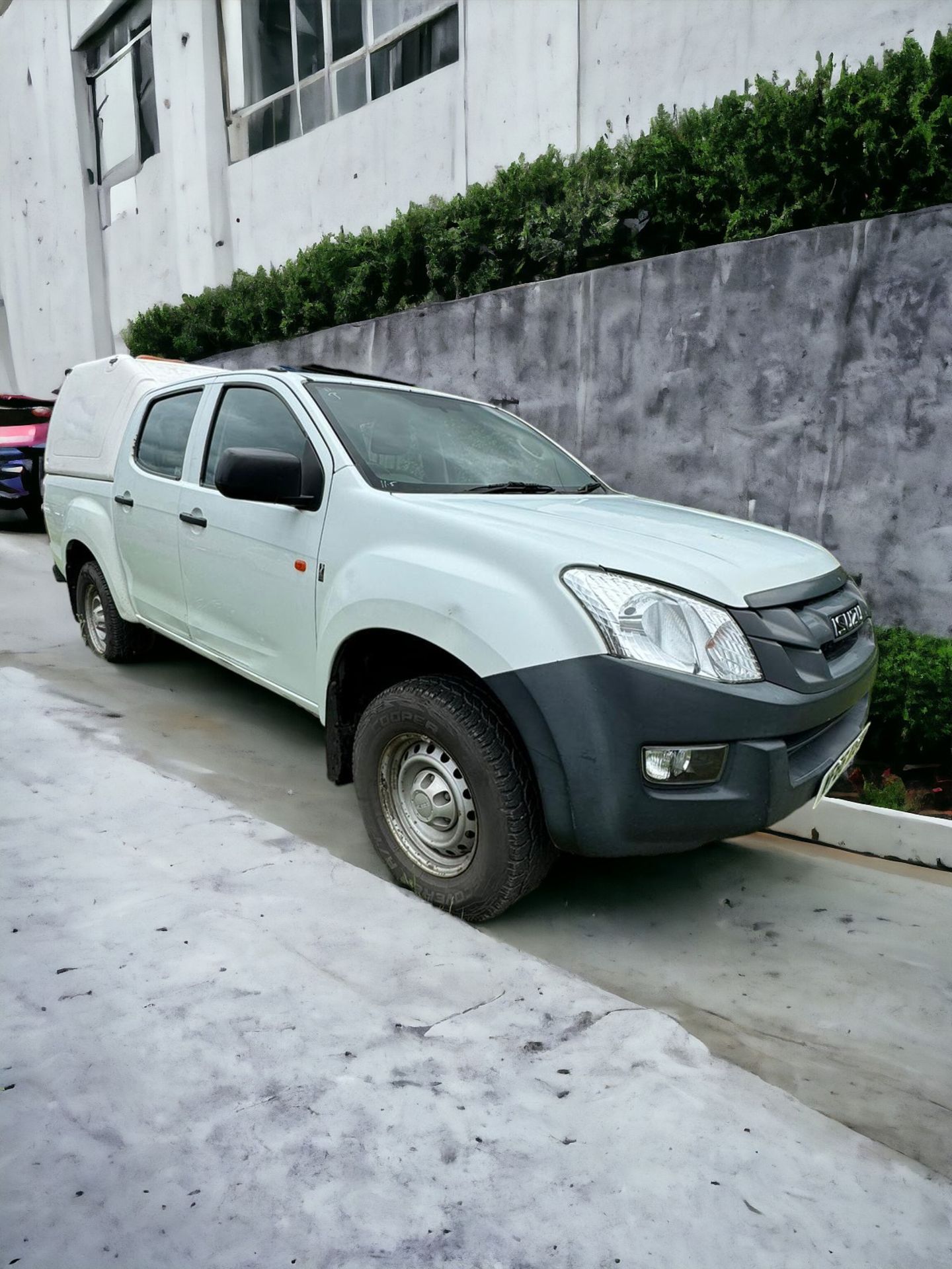 EXCEPTIONAL ISUZU D-MAX: FULLY LOADED, PRISTINE CONDITION