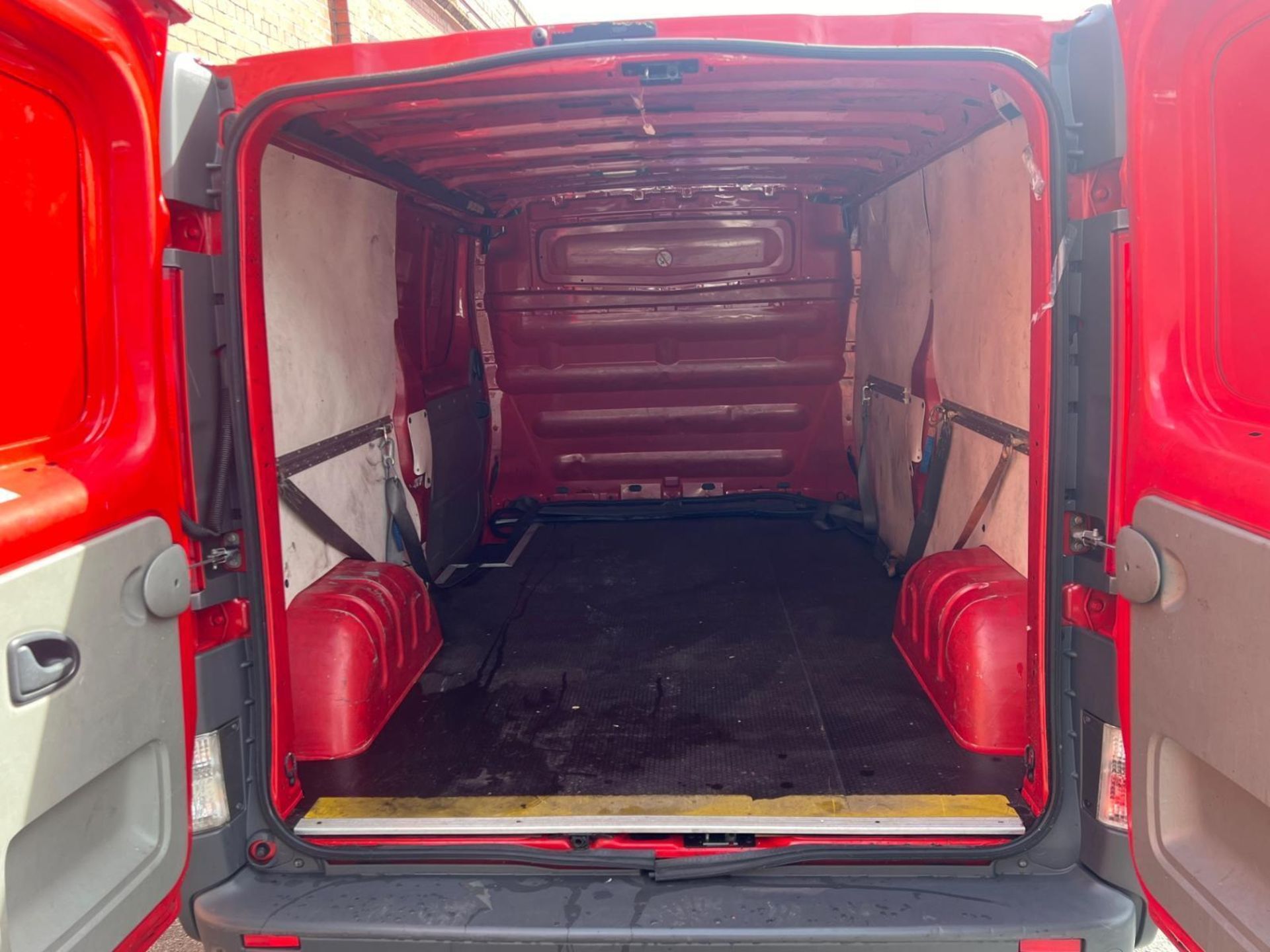 2013 VAUXHALL VIVARO LWB L2 PANEL VAN (ONLY 90K MILES) - Image 10 of 12