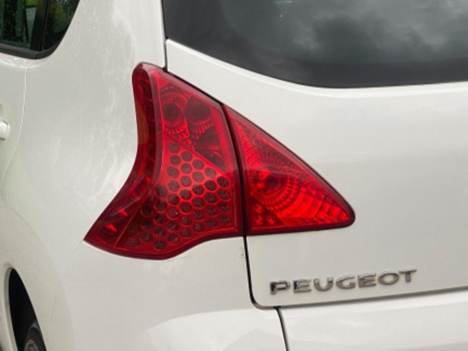 2013 PEUGEOT 3008 1.6 HDI ACTIVE >>--NO VAT ON HAMMER--<< - Image 44 of 110