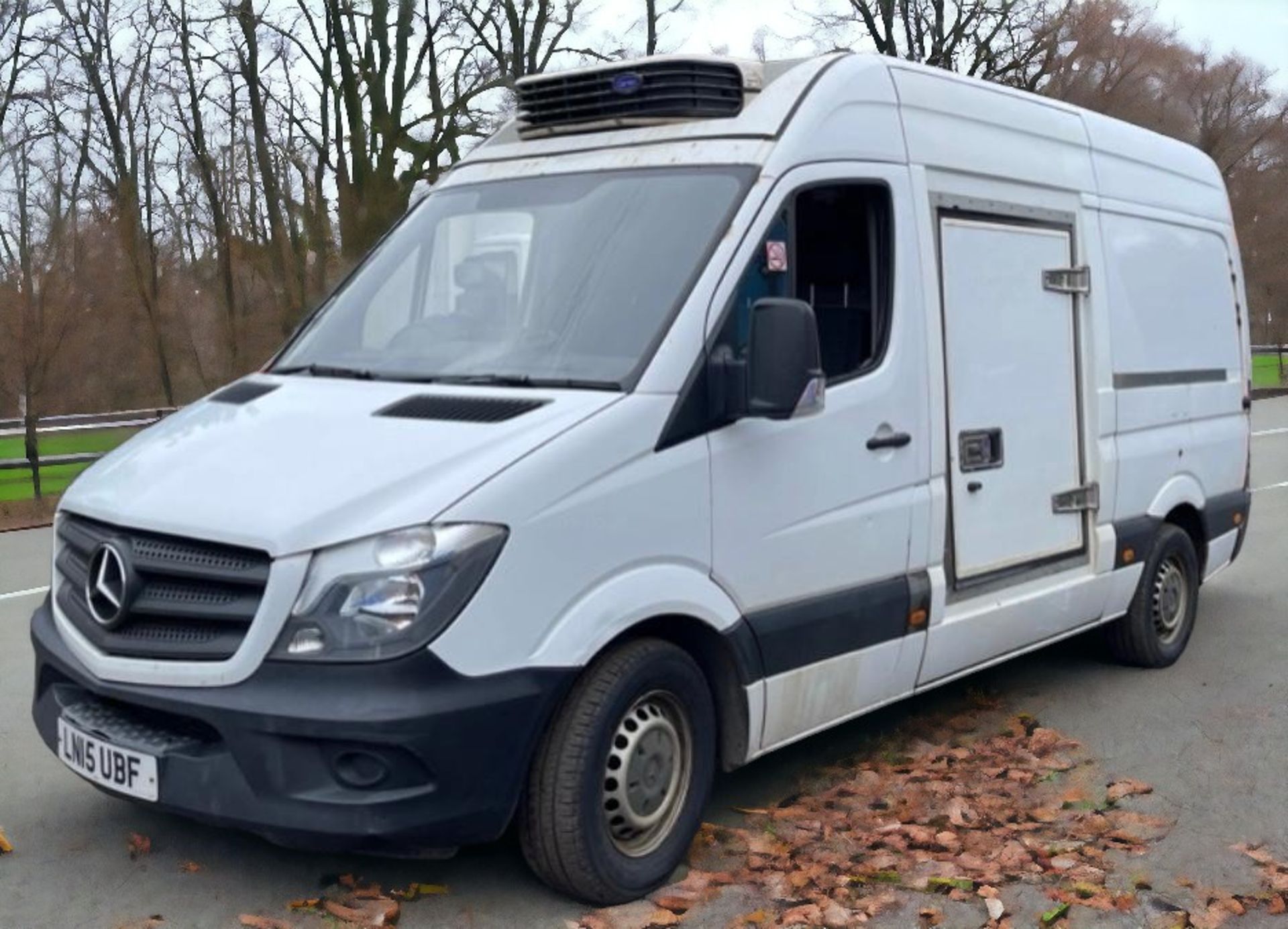 RELIABLE AND EFFICIENT 2015 MERCEDES-BENZ SPRINTER 313 CDI MWB FRIDGE VAN - Image 5 of 11