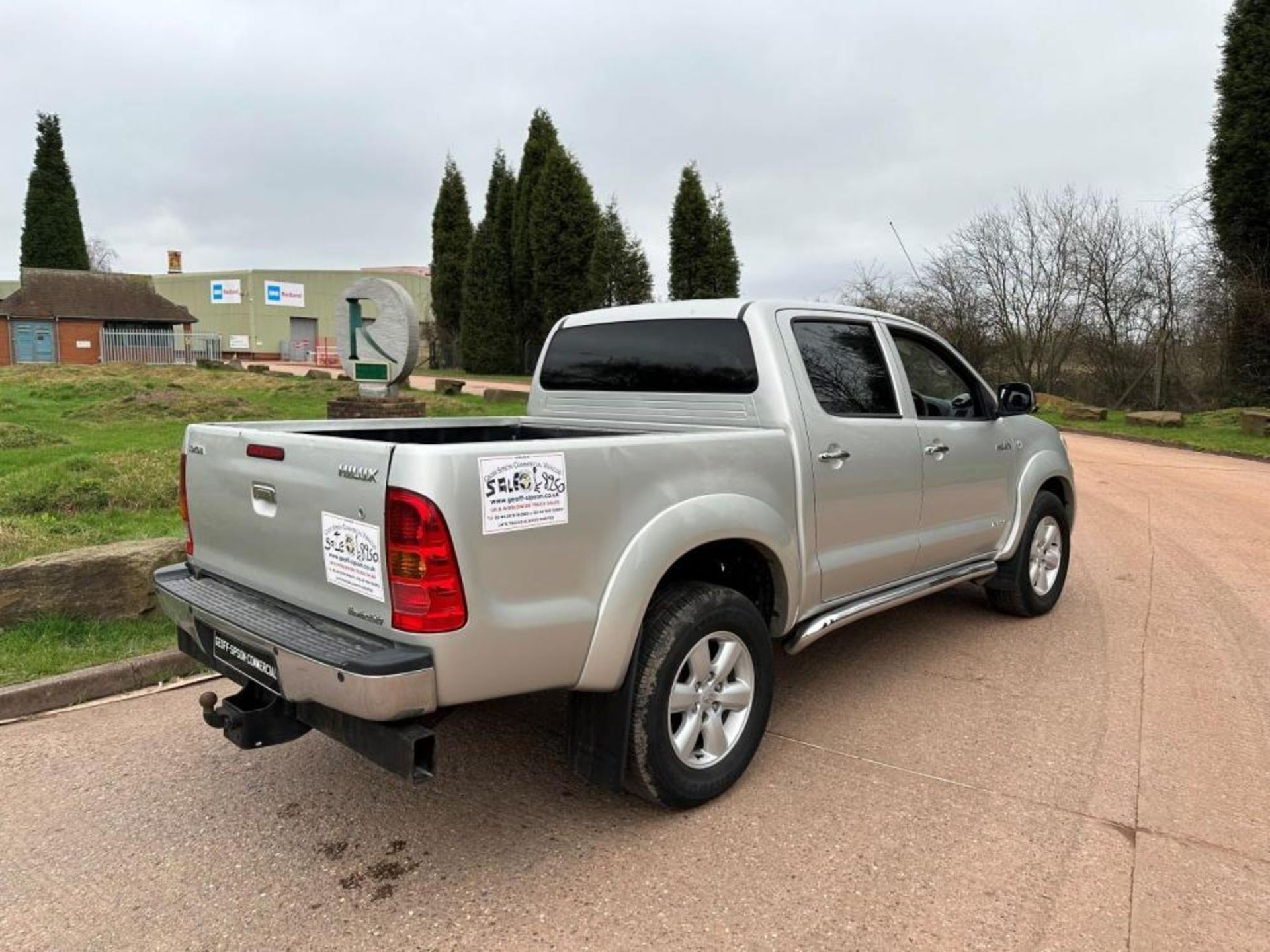 2011 TOYOTA HILUX INVINCIBLE D-4D 4X4 - Bild 10 aus 15