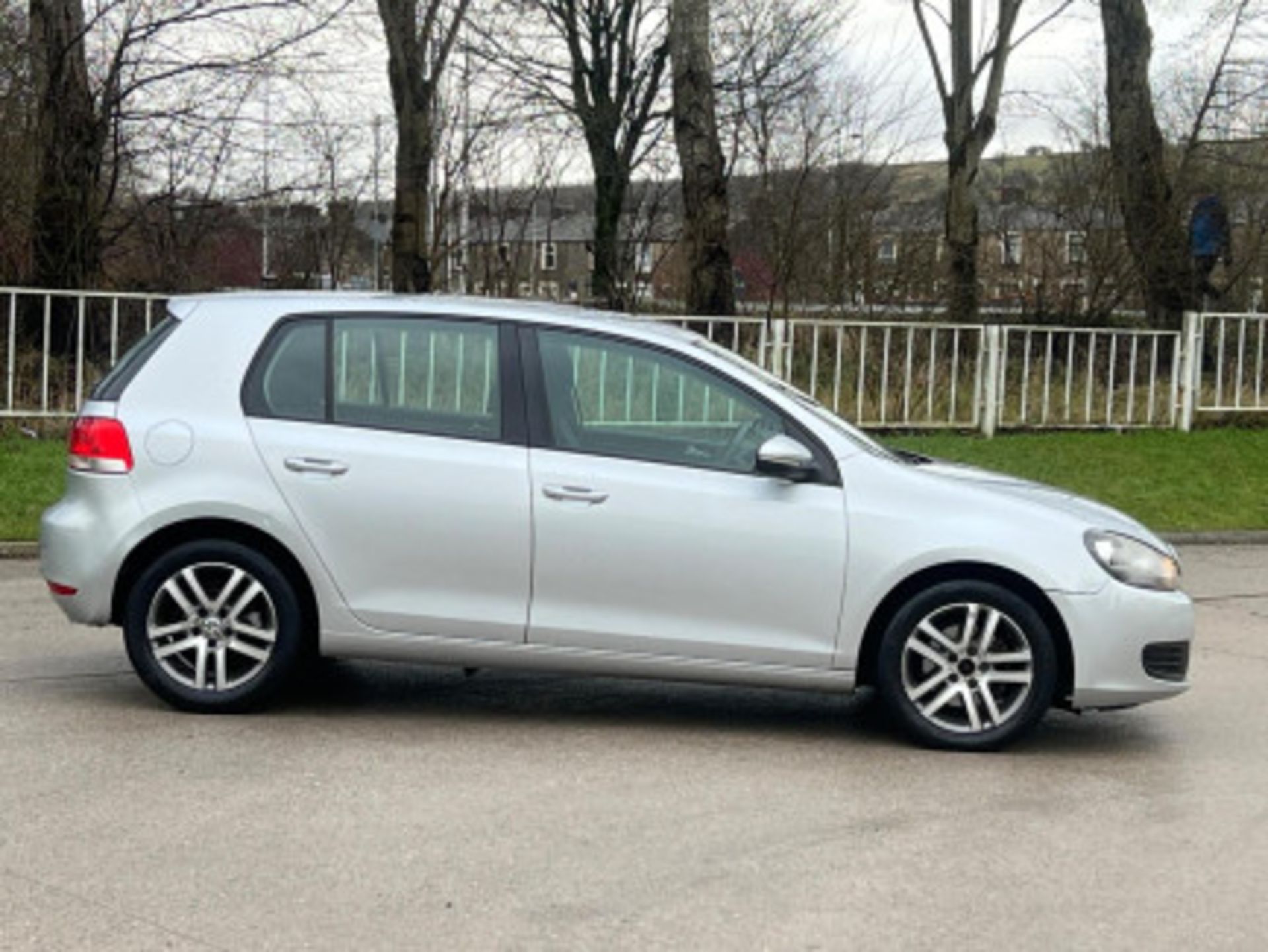 2009 VOLKSWAGEN GOLF 2.0 TDI SE DSG - CUTTING EDGE TECHNOLOGY >>--NO VAT ON HAMMER--<< - Bild 31 aus 67