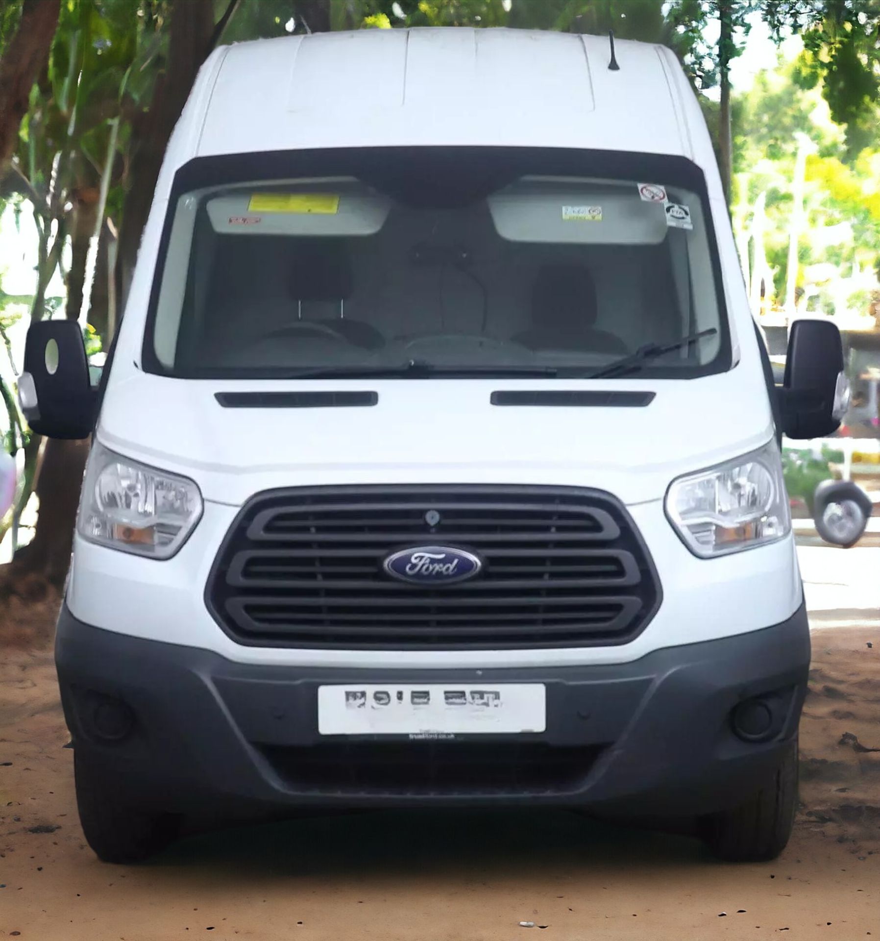FORD TRANSIT T350 MWB L2H3: RELIABLE WORKHORSE WITH PTO GENERATOR AND COMPRESSOR - Image 3 of 12