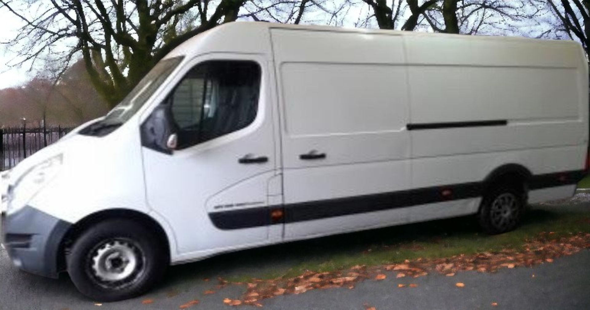 2015 RENAULT MASTER LM35 DCI 135: VERSATILE DIESEL WORKHORSE - Image 2 of 11