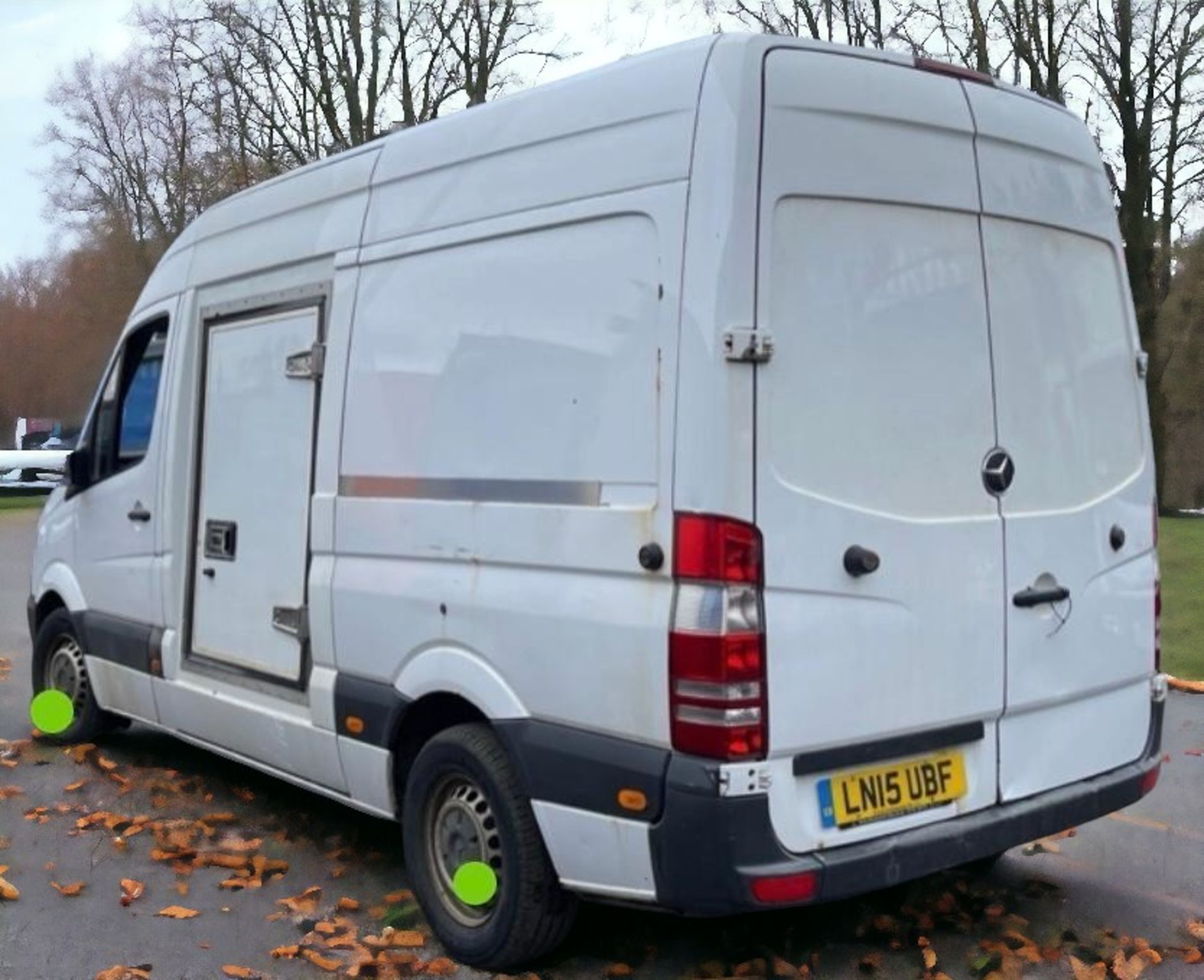 RELIABLE AND EFFICIENT 2015 MERCEDES-BENZ SPRINTER 313 CDI MWB FRIDGE VAN - Image 2 of 11